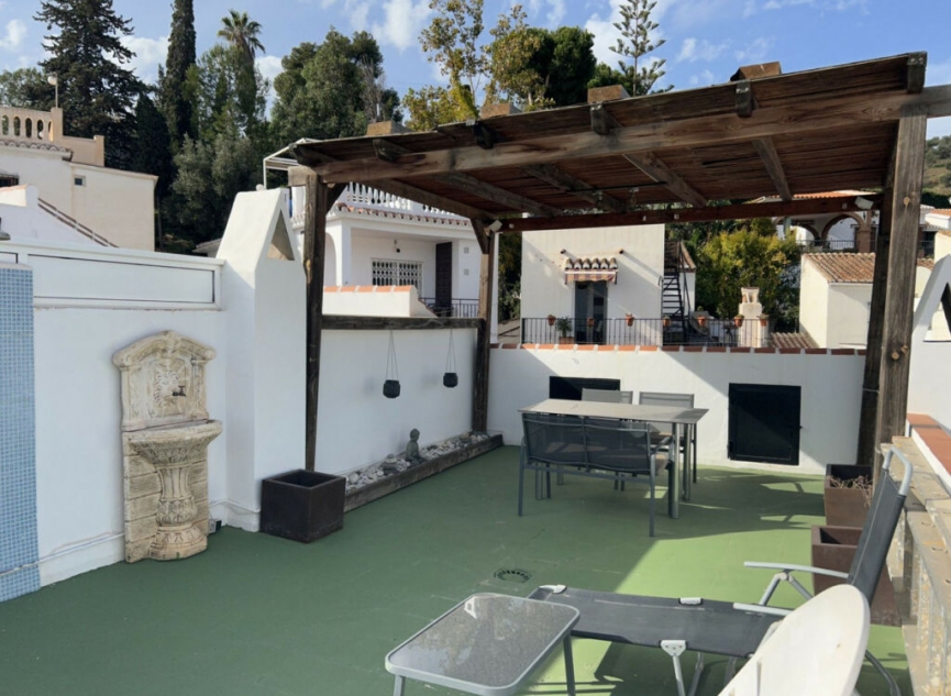 Resale - House -
Nerja