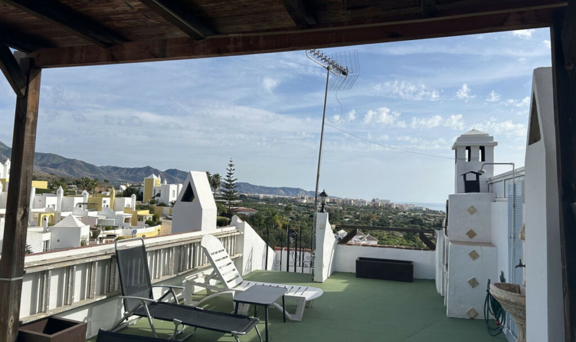Resale - House -
Nerja