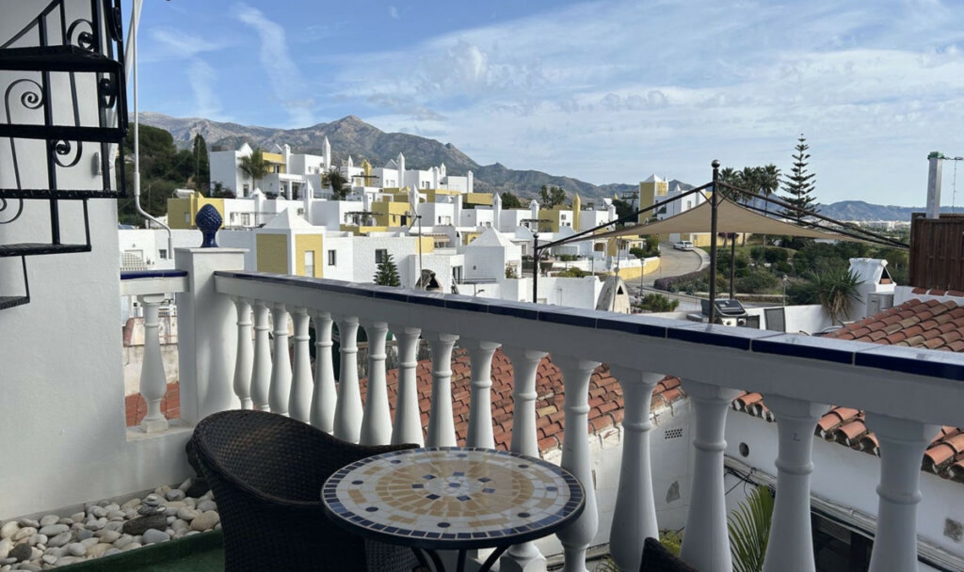Resale - House -
Nerja