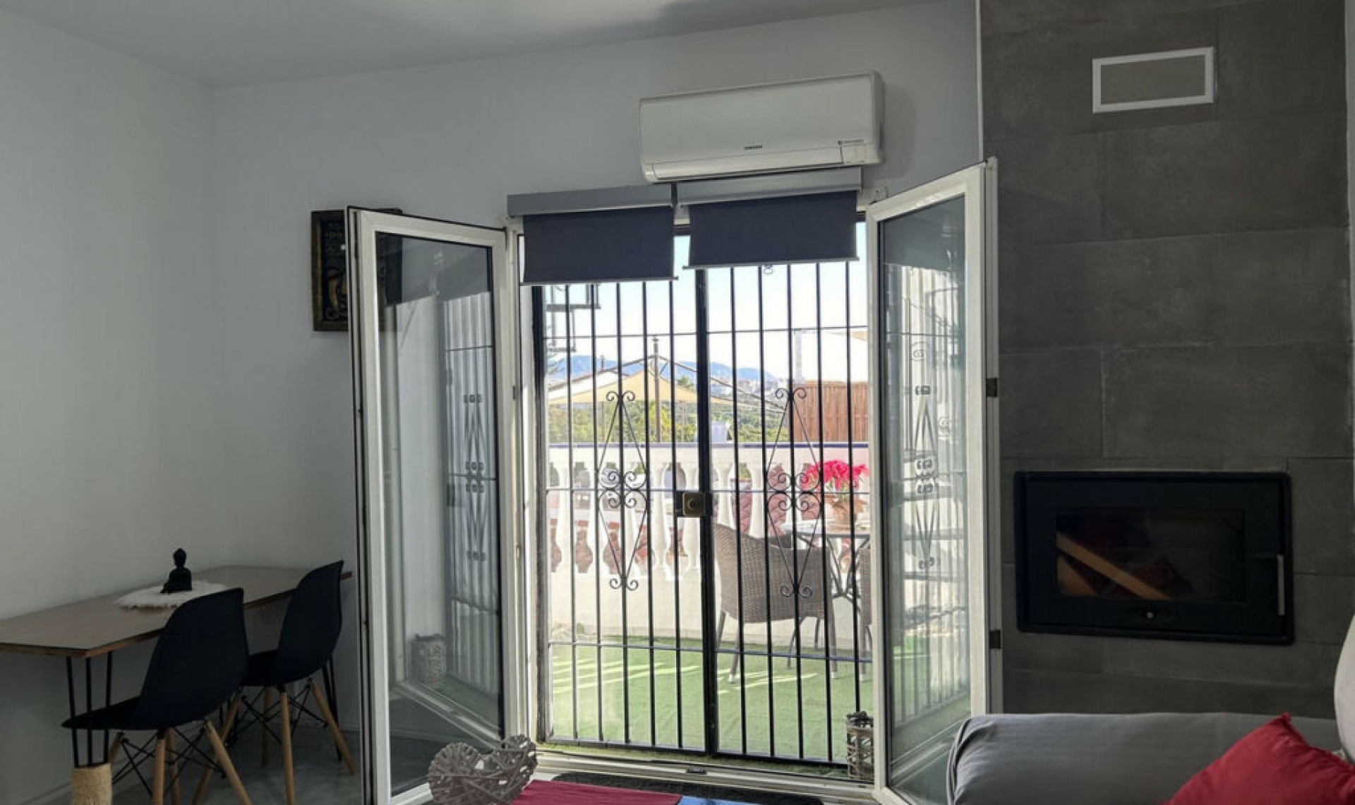 Resale - House -
Nerja