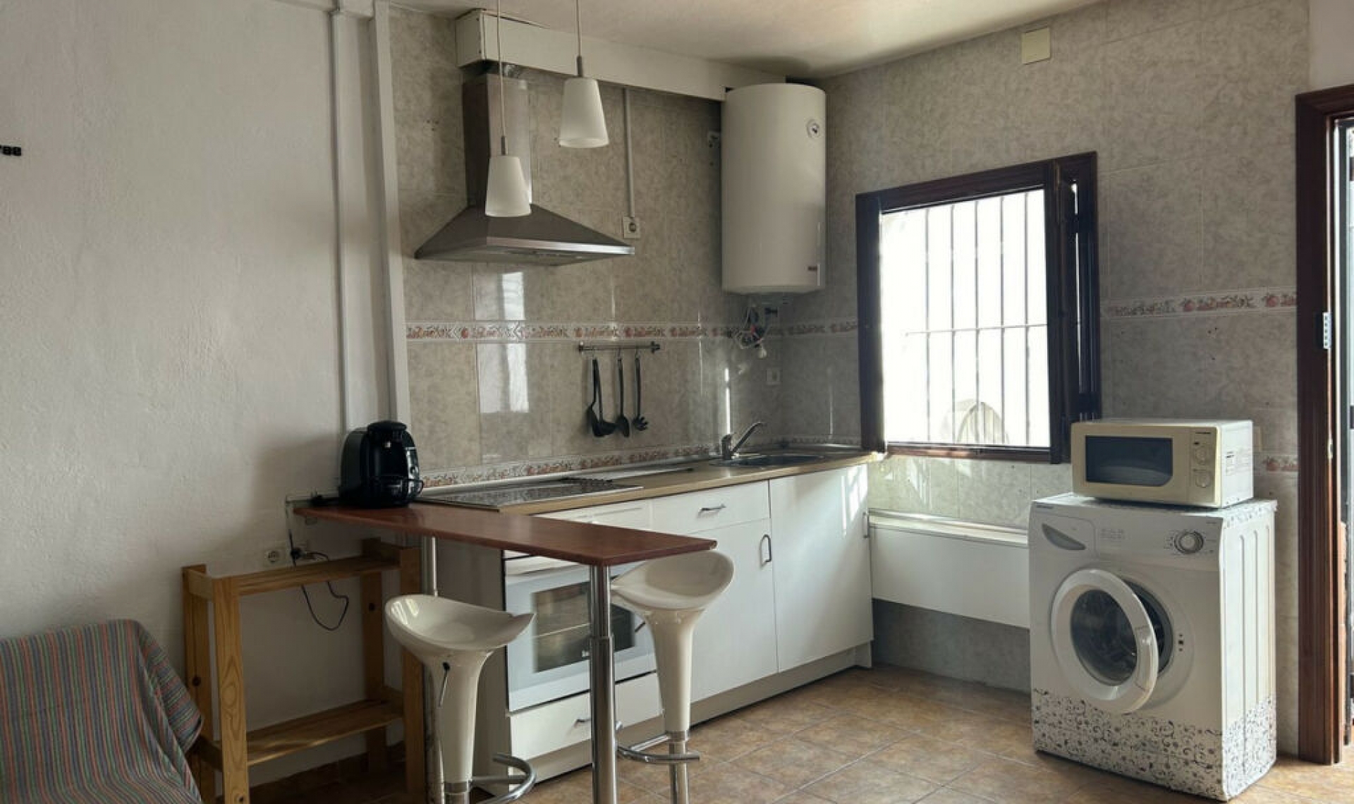 Resale - House -
Nerja