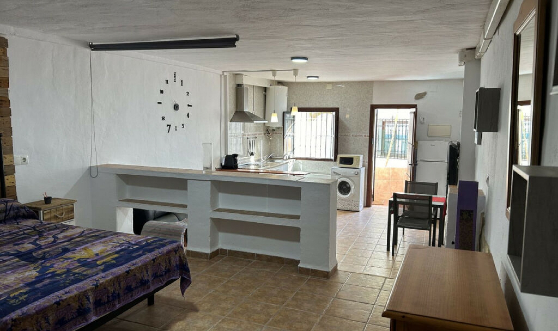 Resale - House -
Nerja