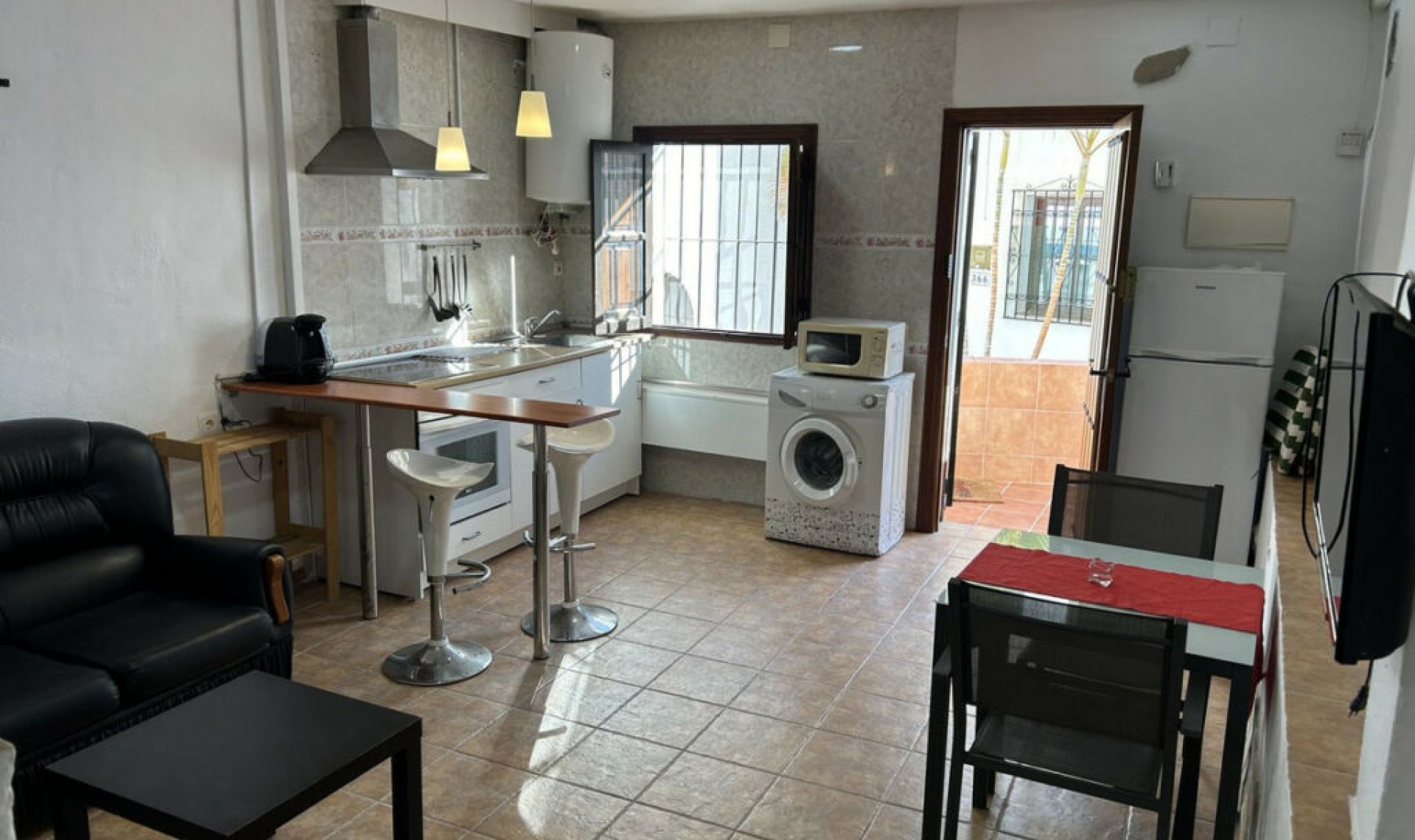 Resale - House -
Nerja