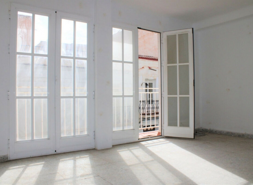 Resale - House -
Nerja