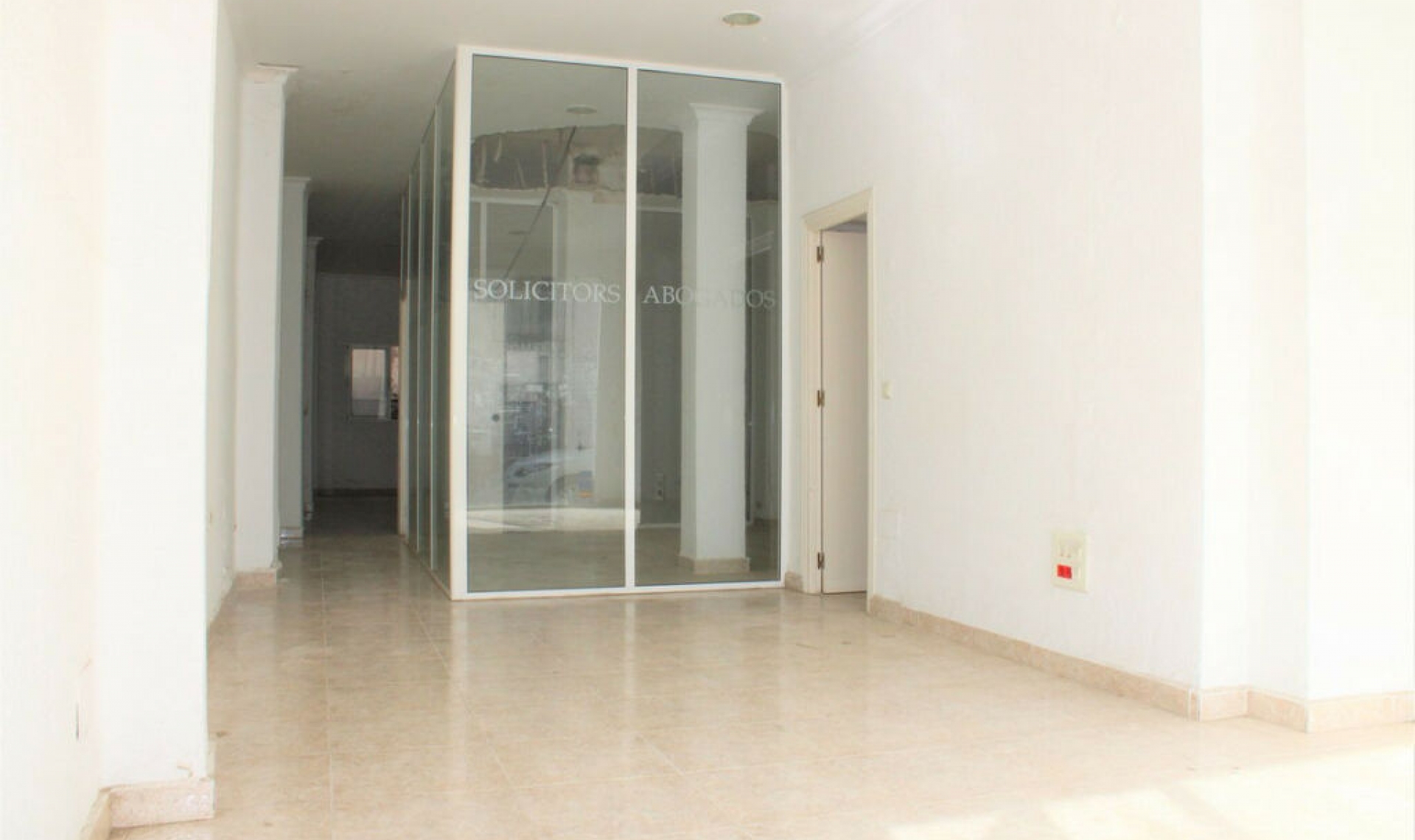 Resale - House -
Nerja