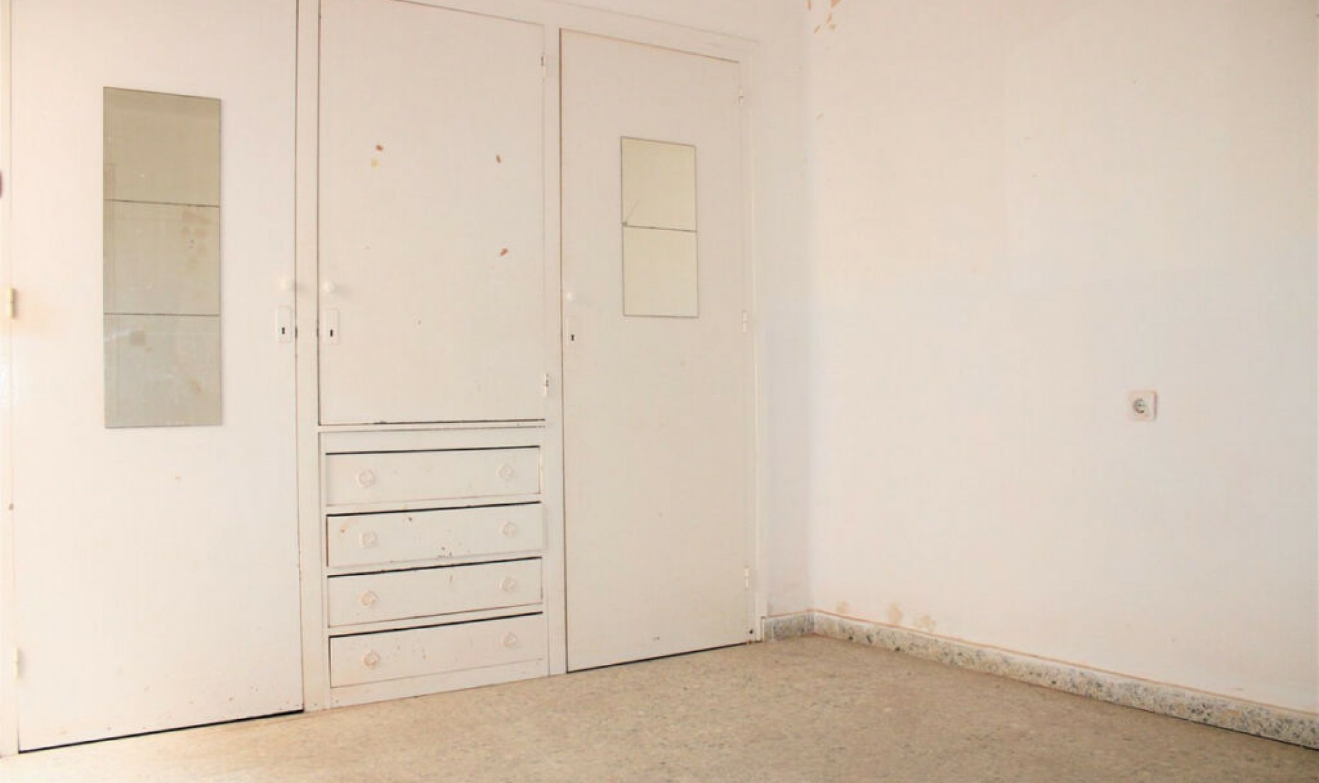 Resale - House -
Nerja