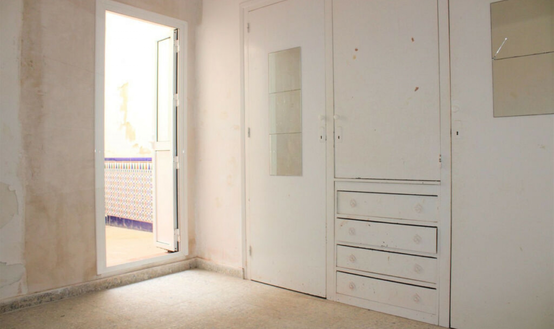 Resale - House -
Nerja