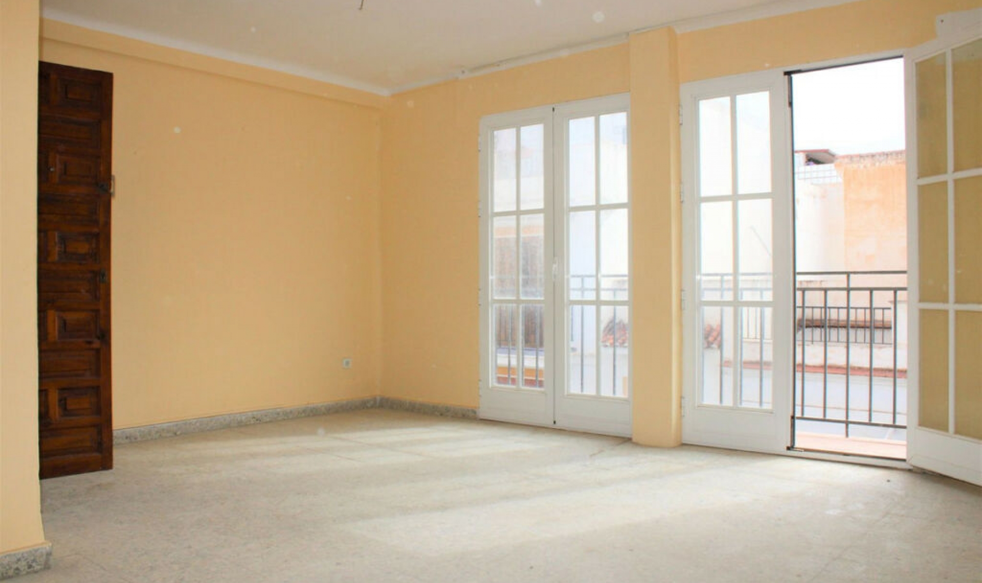 Resale - House -
Nerja