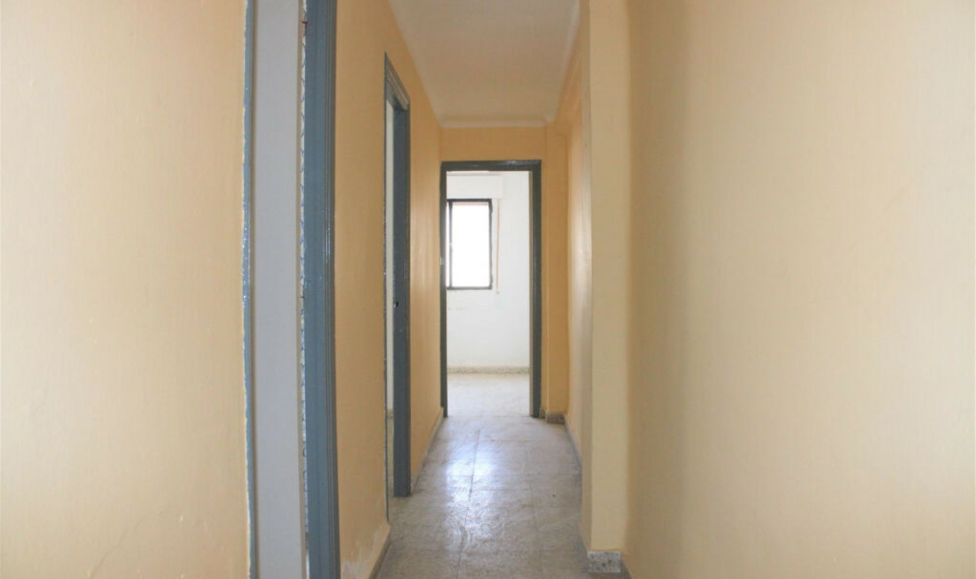 Resale - House -
Nerja