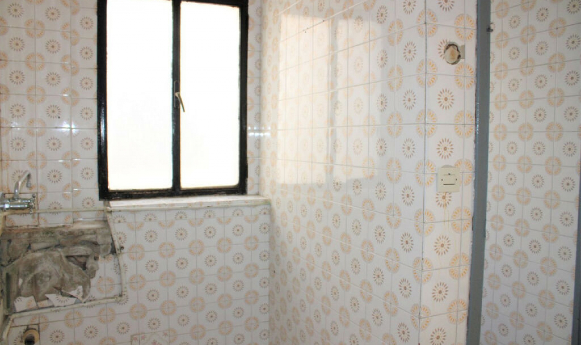 Resale - House -
Nerja