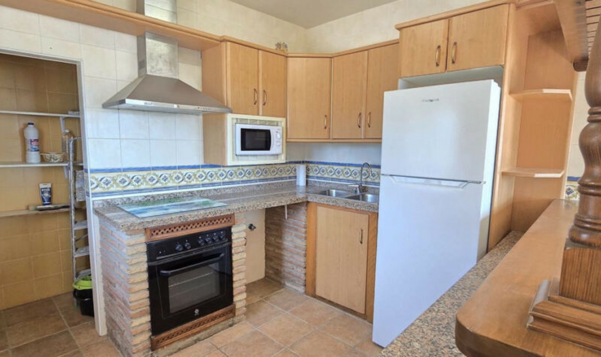 Resale - House -
Nerja