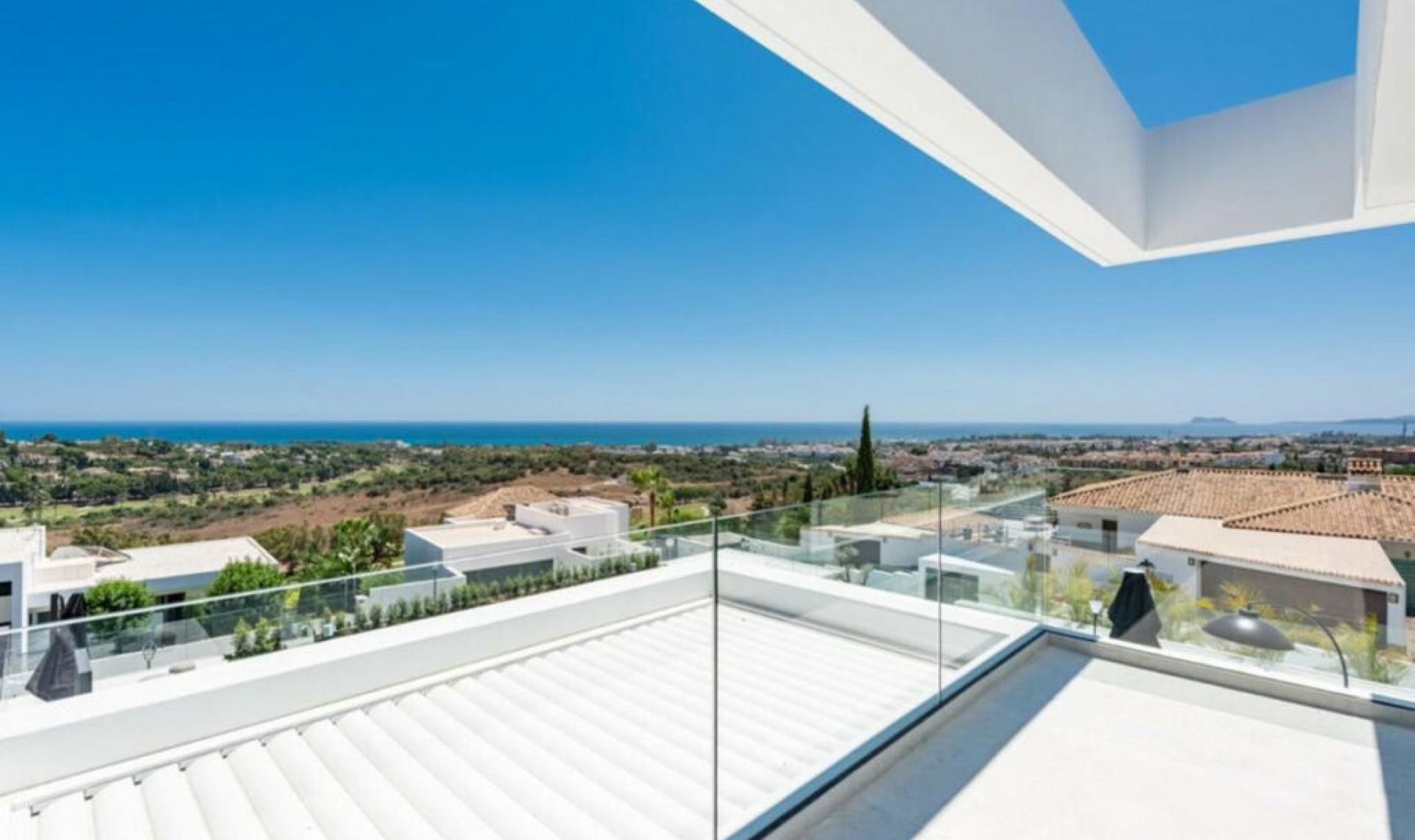 Resale - House -
New Golden Mile