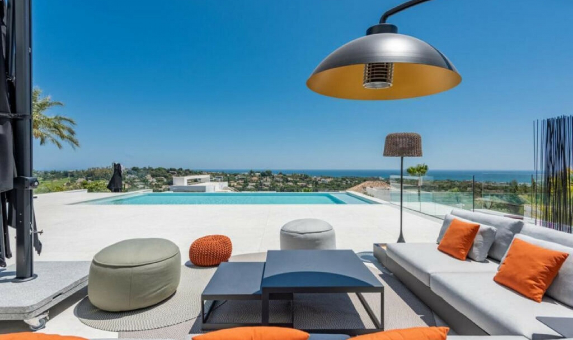 Resale - House -
New Golden Mile