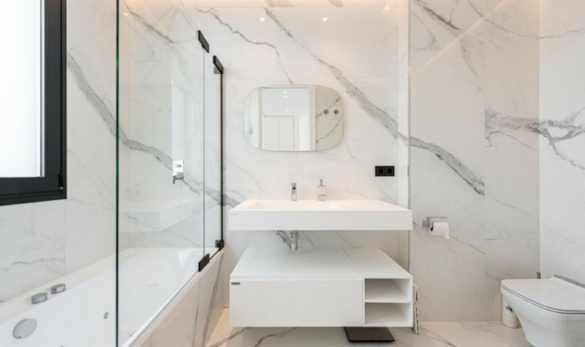 Resale - House -
New Golden Mile