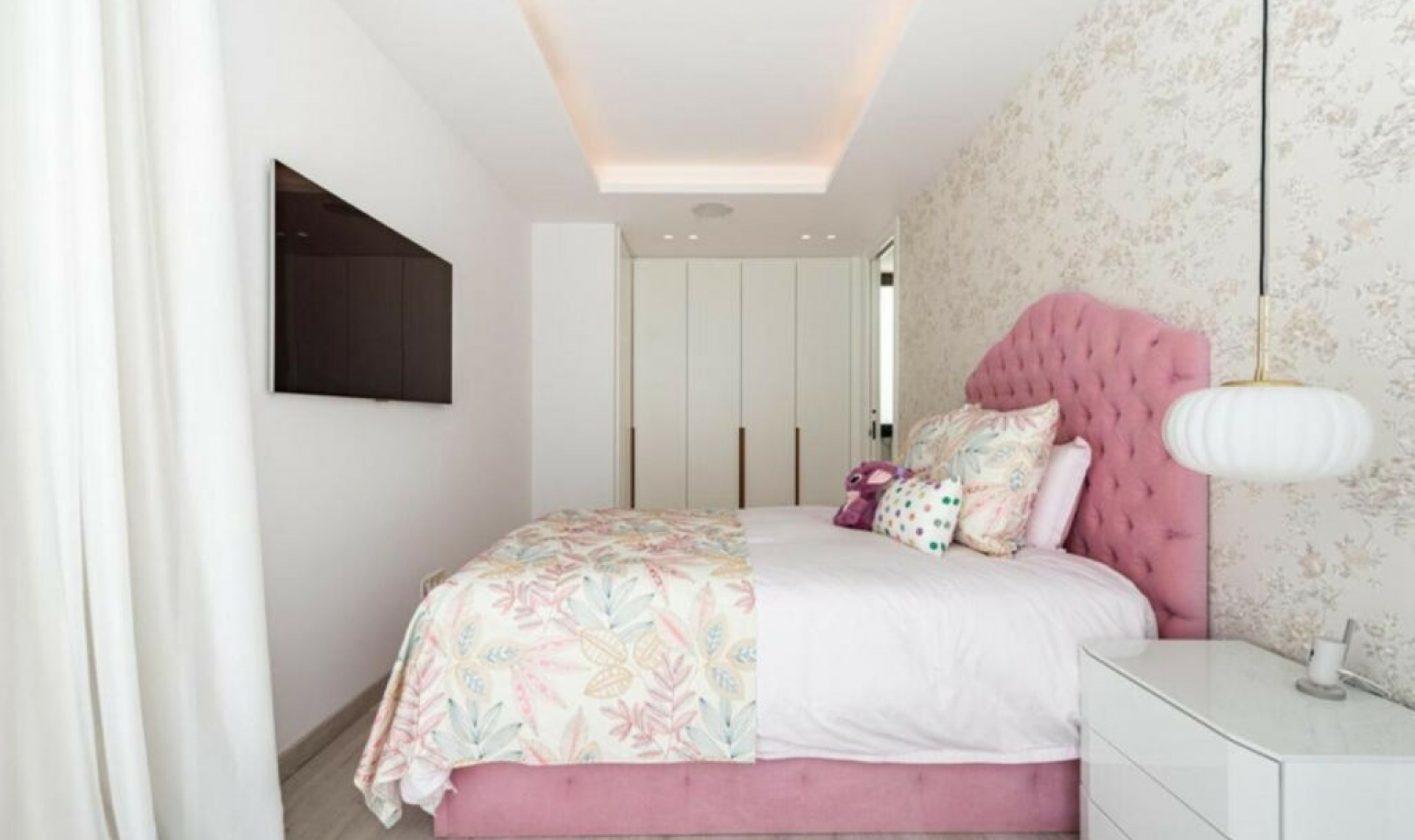 Resale - House -
New Golden Mile