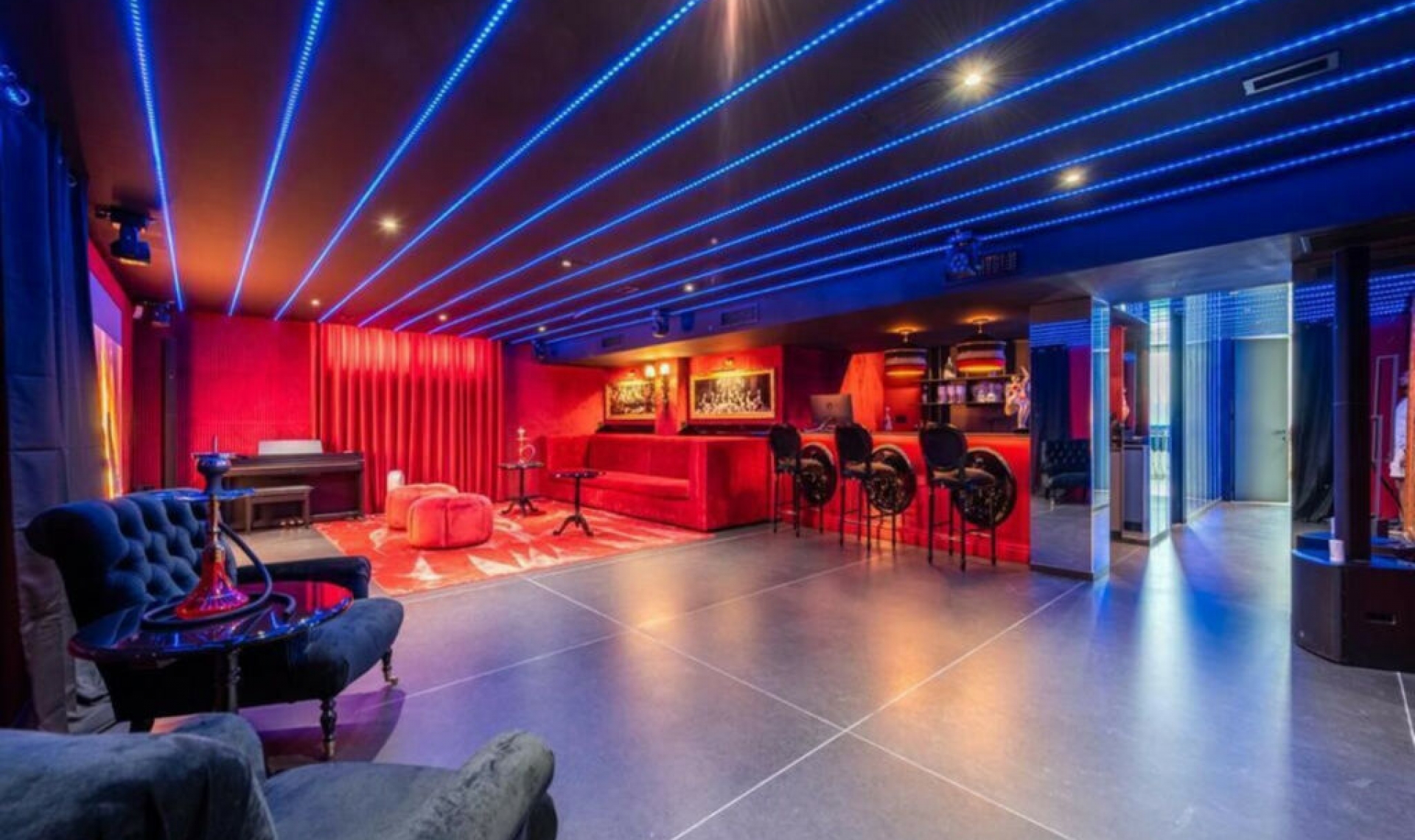 Resale - House -
New Golden Mile