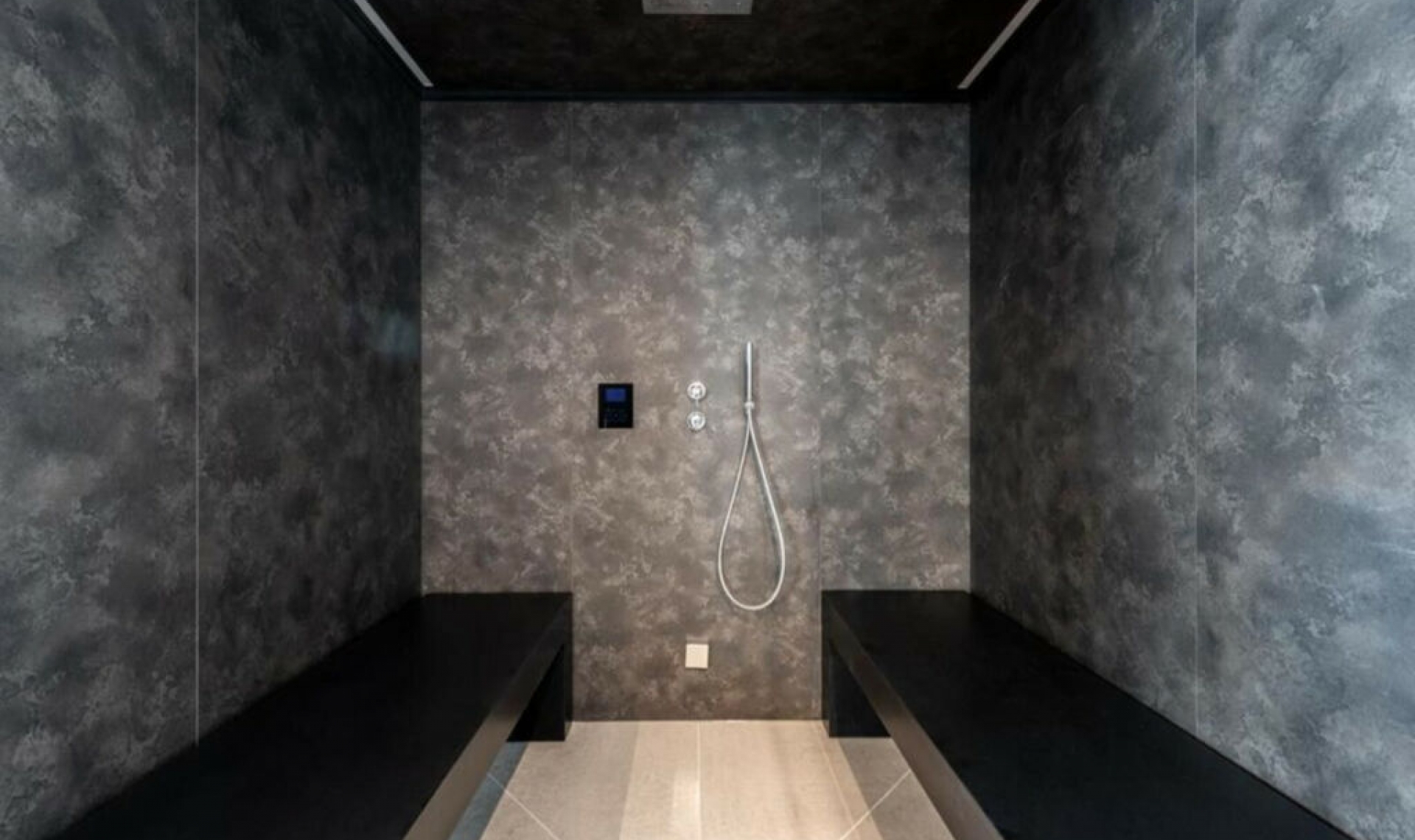 Resale - House -
New Golden Mile