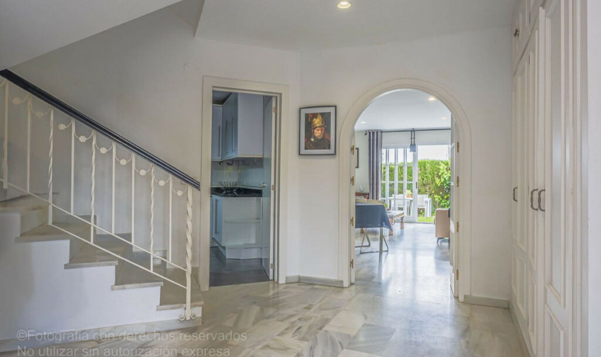 Resale - House -
New Golden Mile