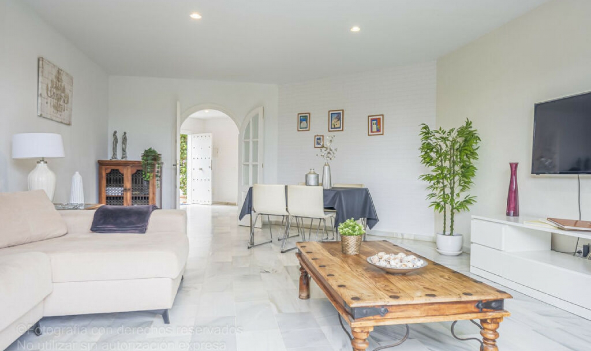 Resale - House -
New Golden Mile