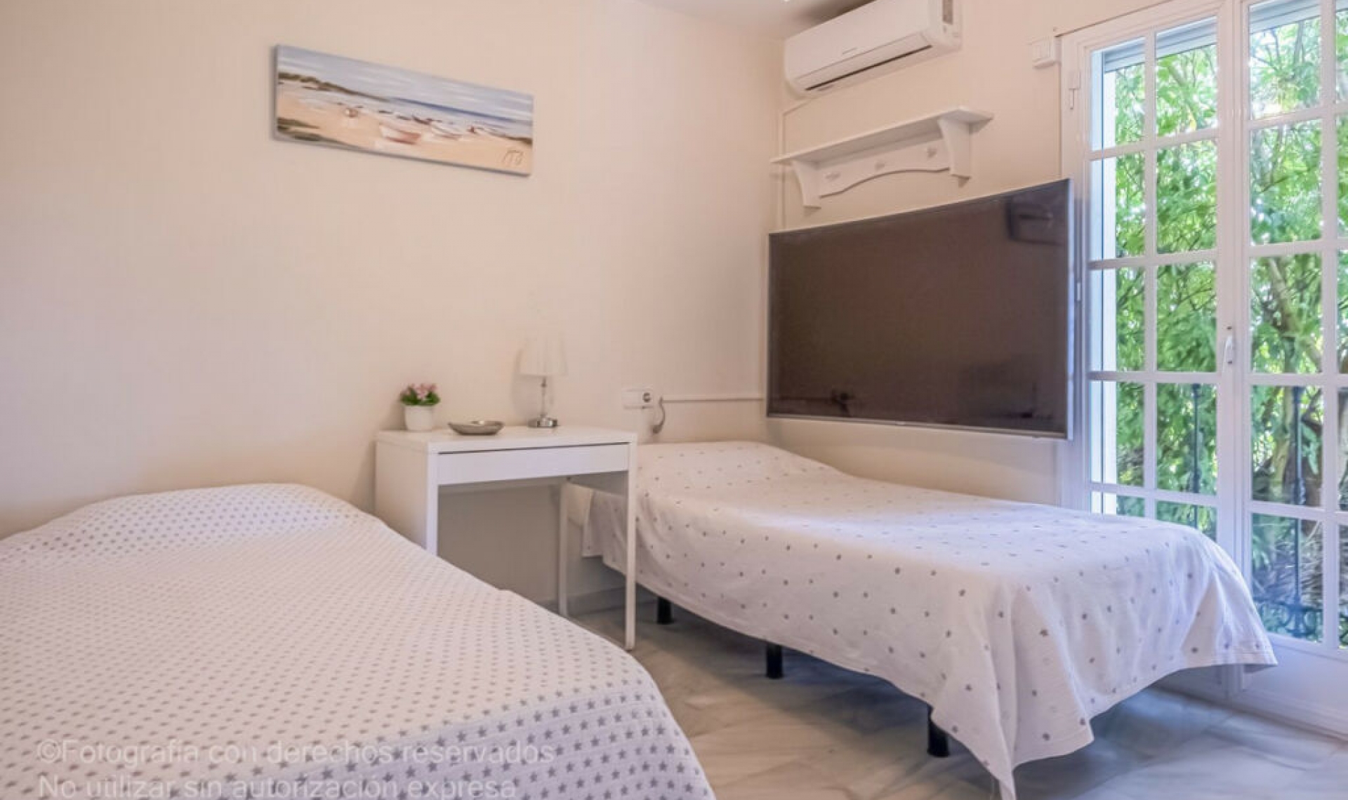 Resale - House -
New Golden Mile