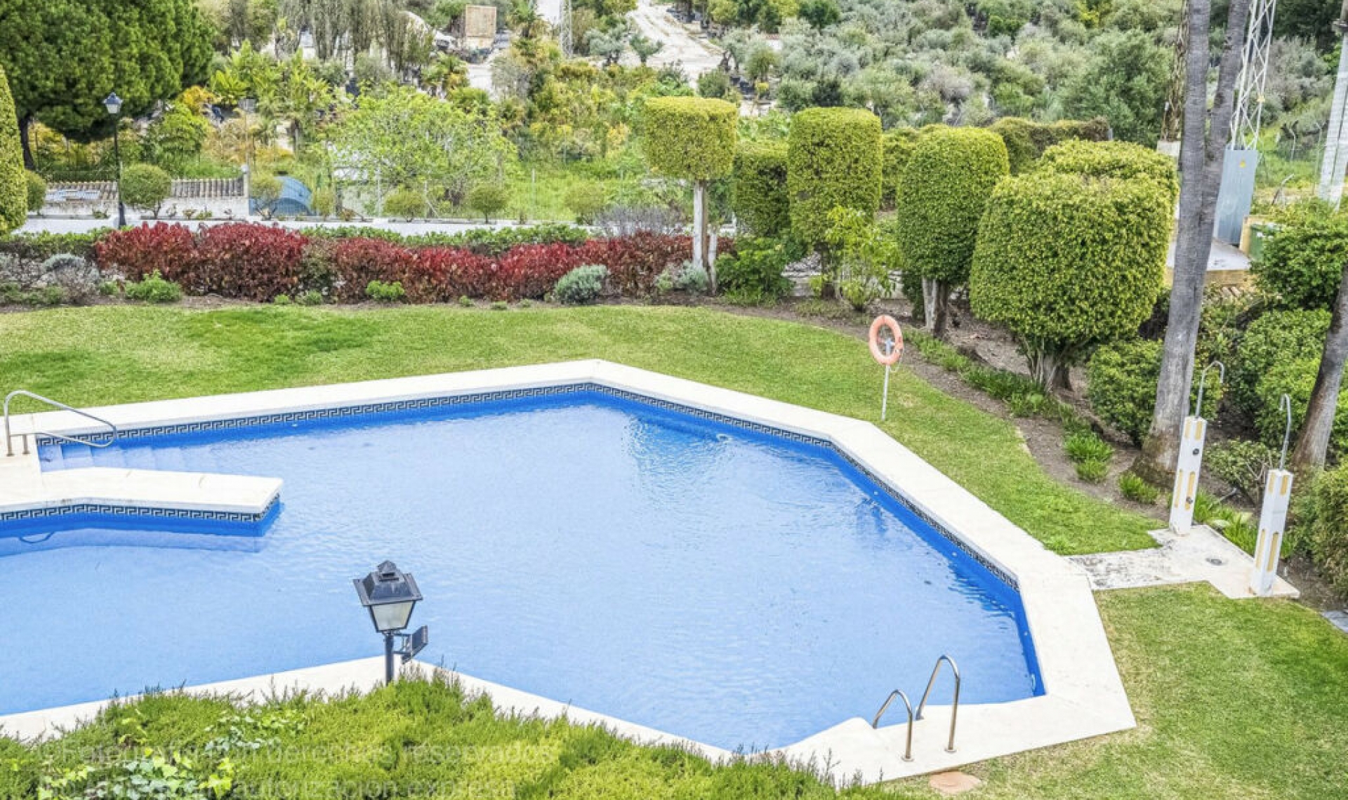 Resale - House -
New Golden Mile