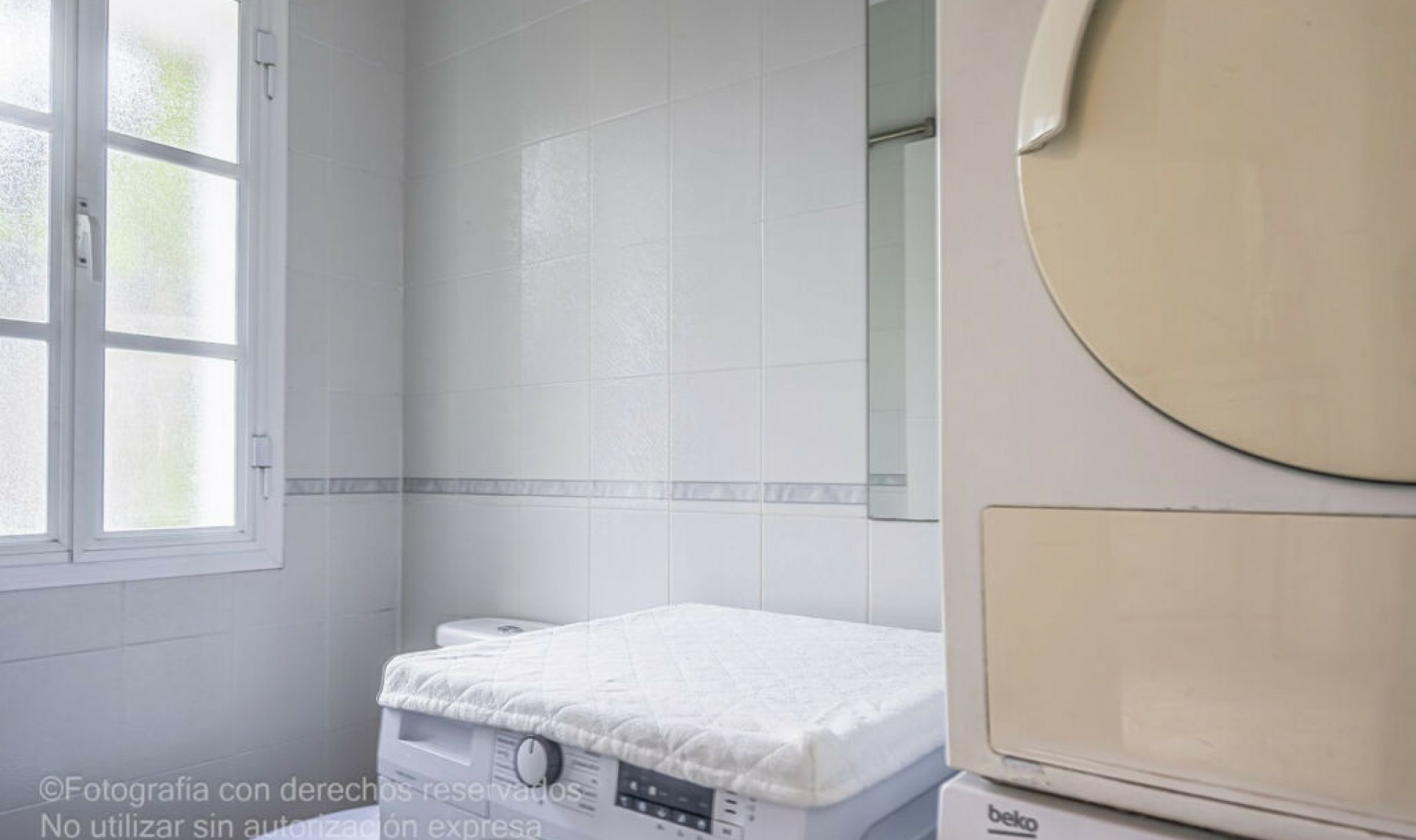 Resale - House -
New Golden Mile