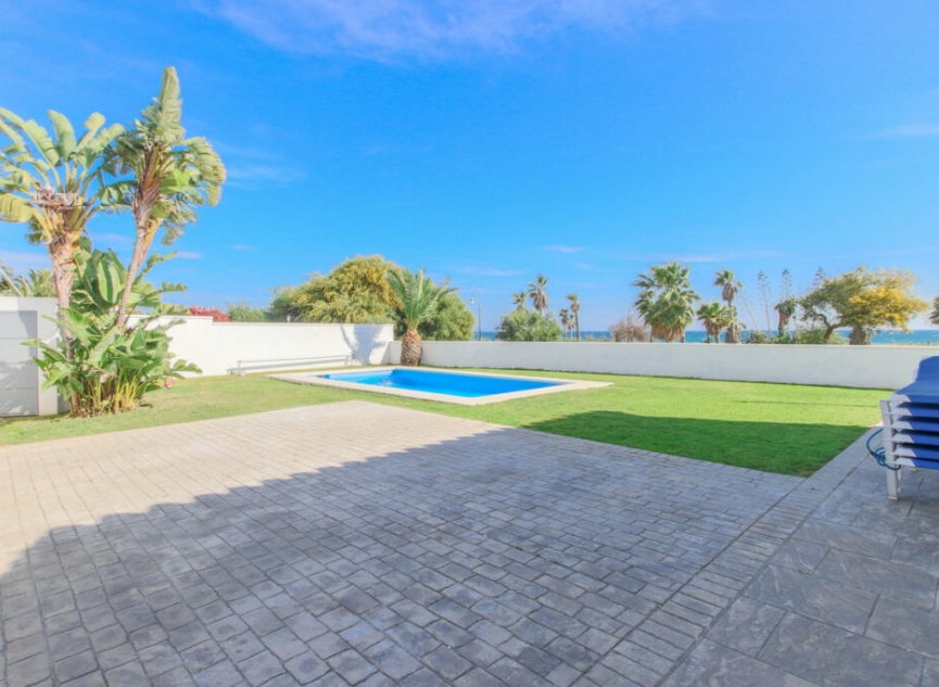 Resale - House -
New Golden Mile