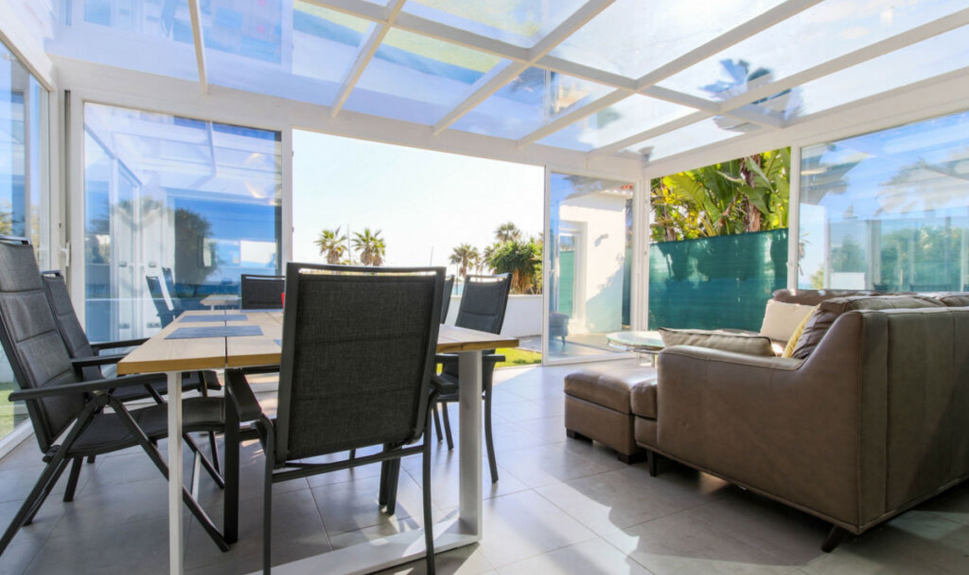 Resale - House -
New Golden Mile