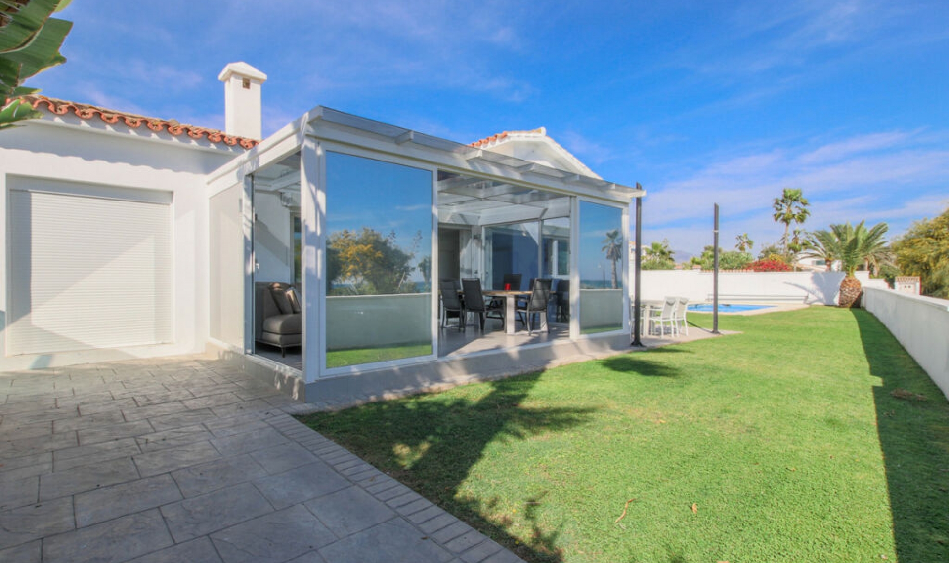 Resale - House -
New Golden Mile