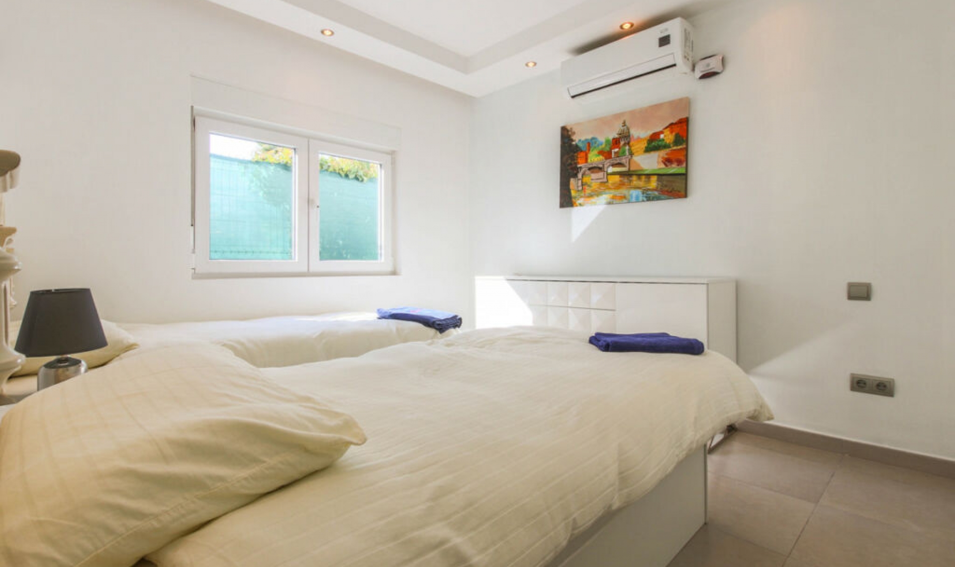 Resale - House -
New Golden Mile