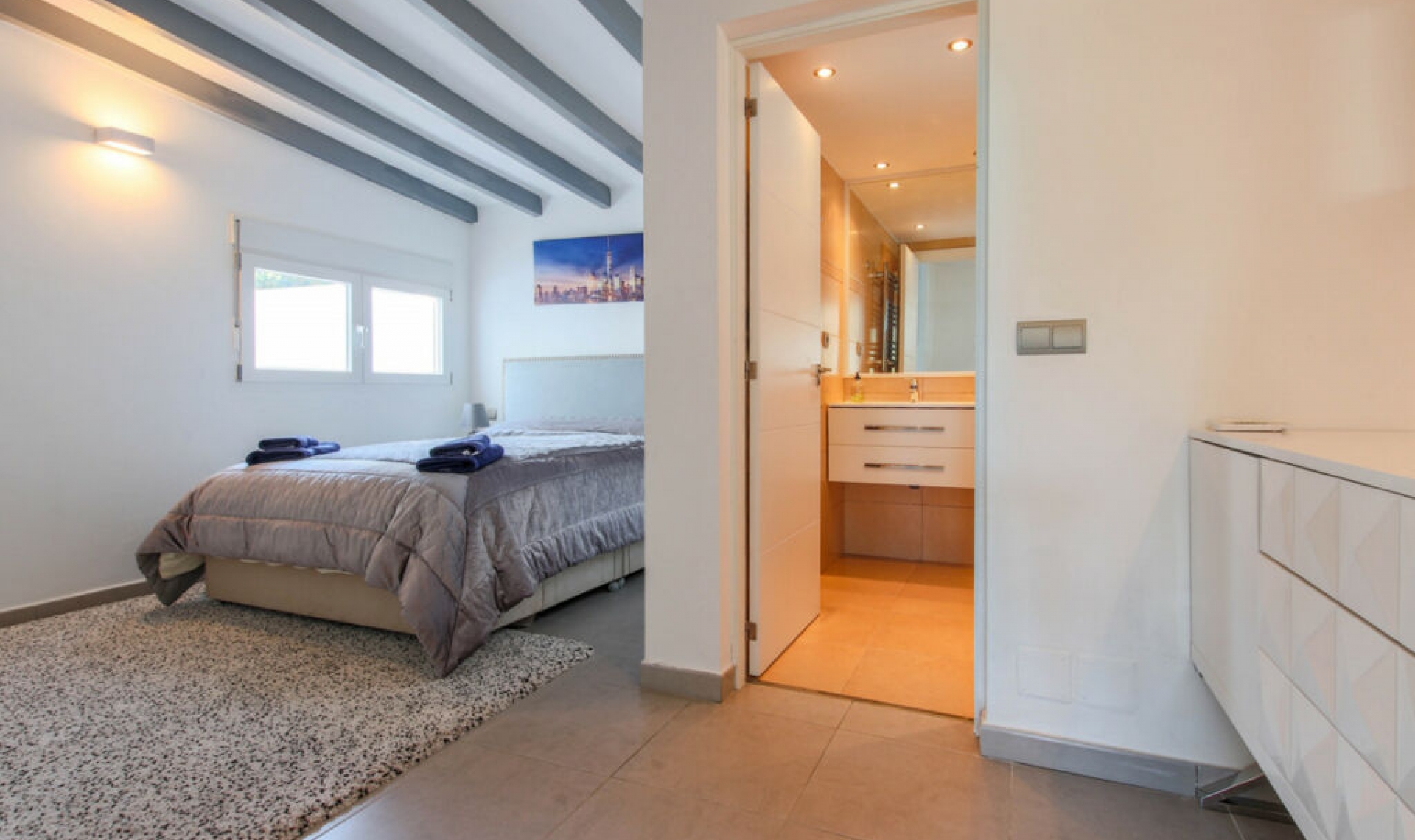 Resale - House -
New Golden Mile