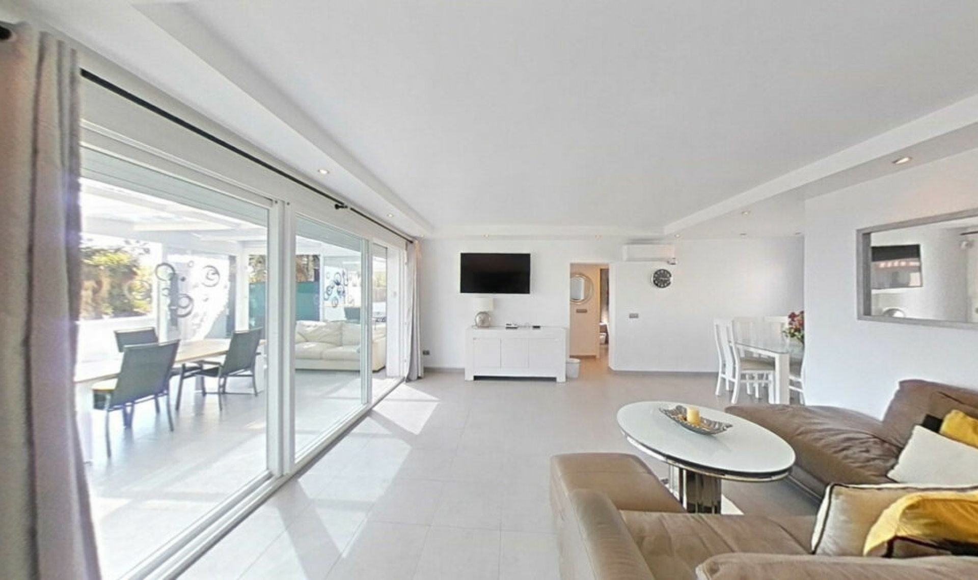 Resale - House -
New Golden Mile