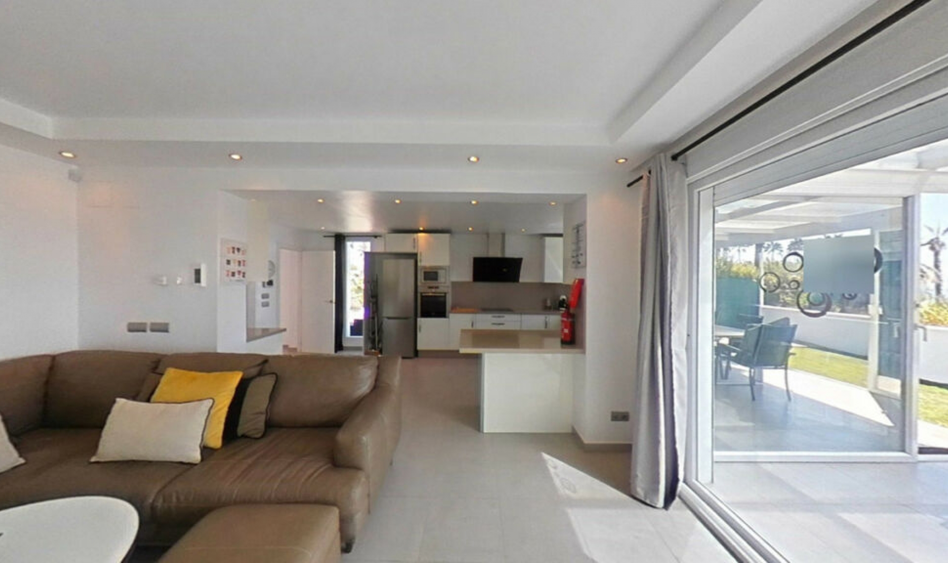 Resale - House -
New Golden Mile