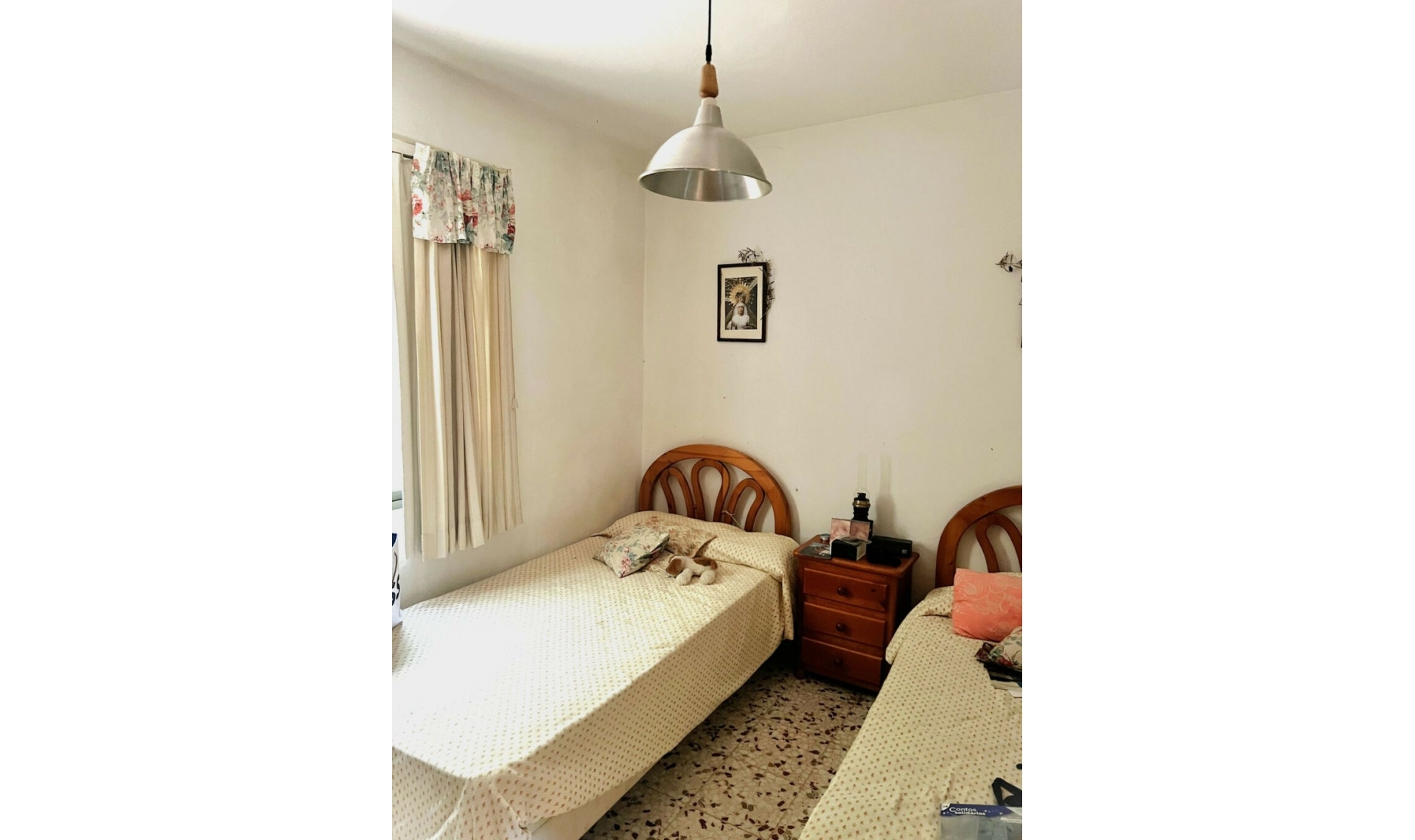 Resale - House -
New Golden Mile