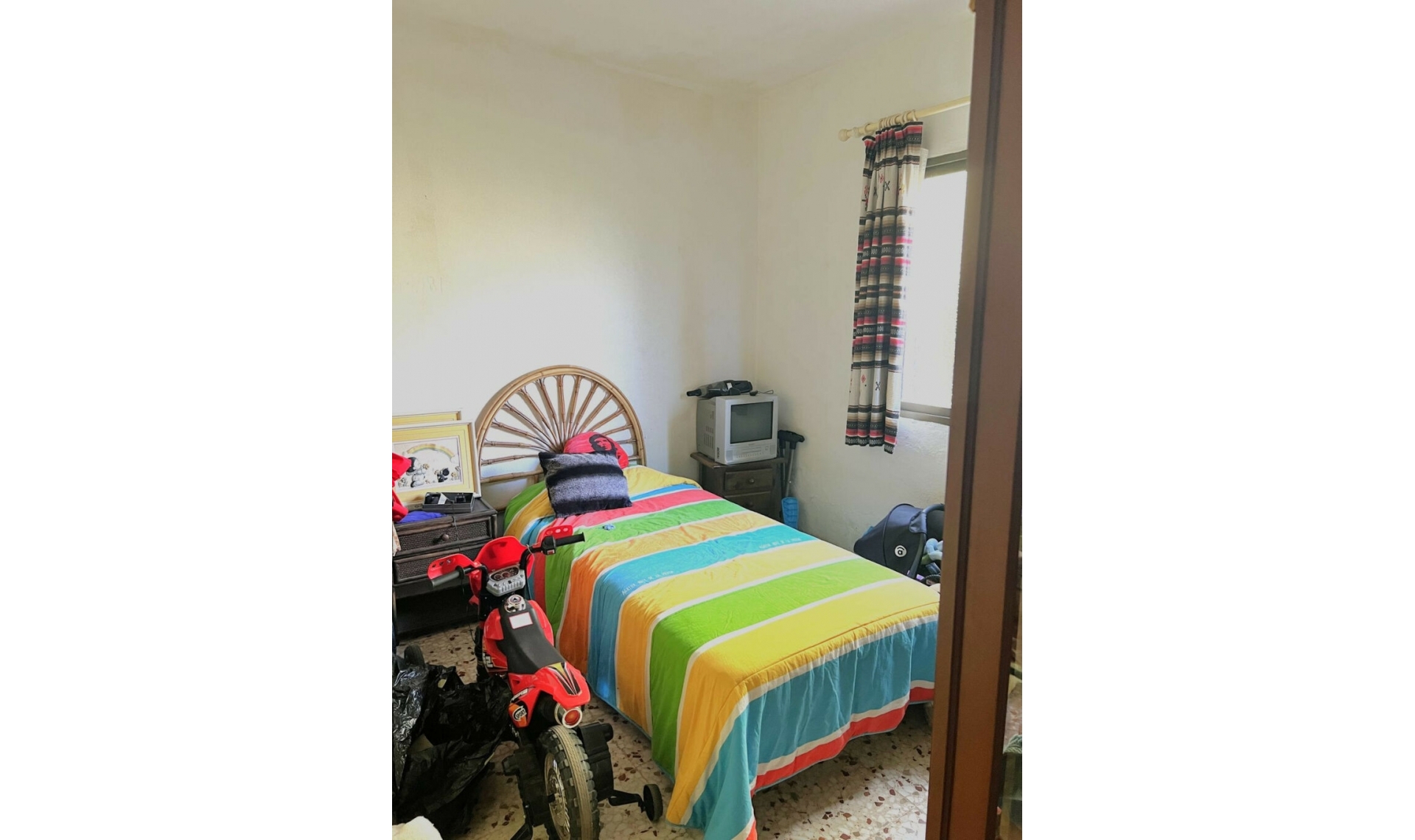 Resale - House -
New Golden Mile