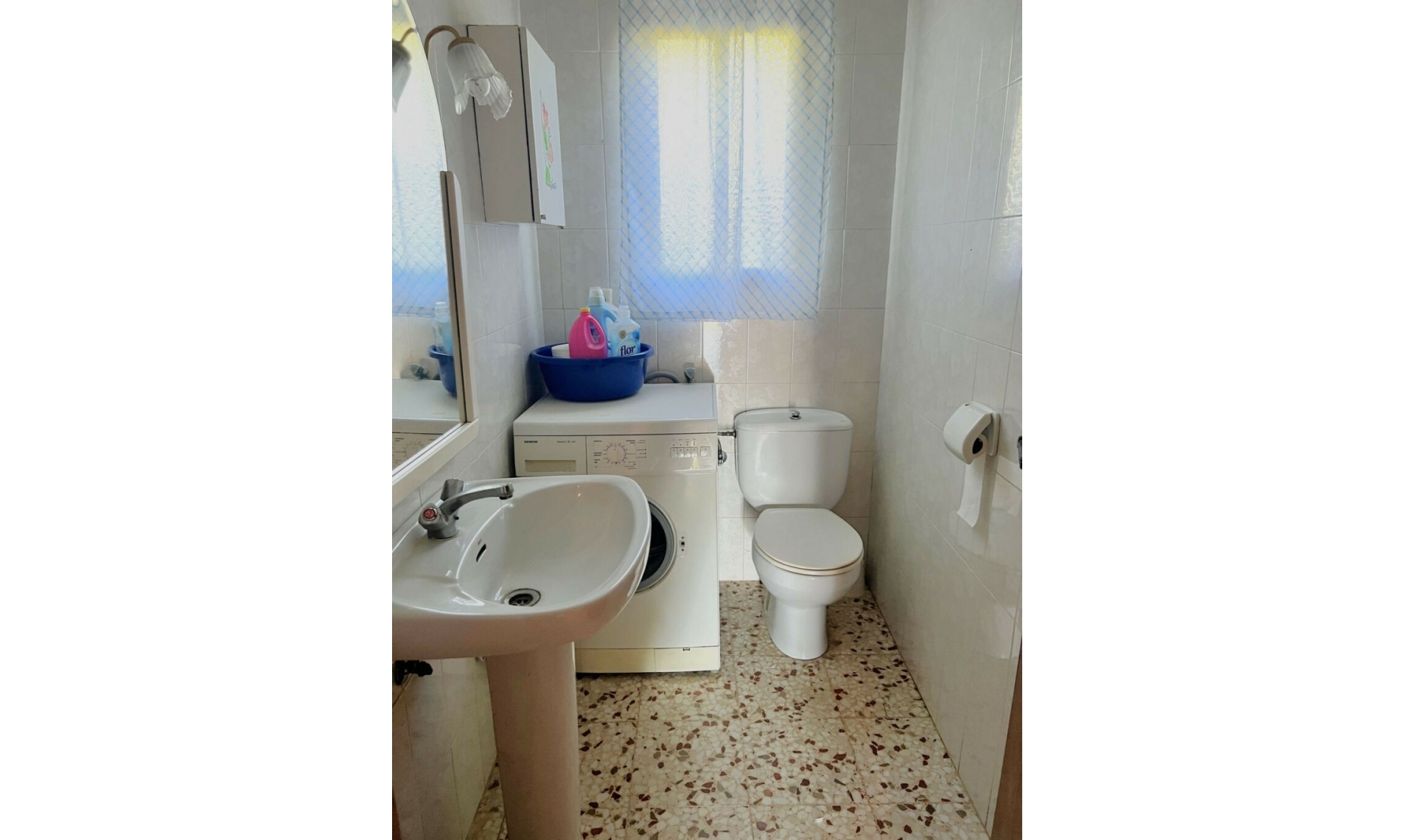 Resale - House -
New Golden Mile