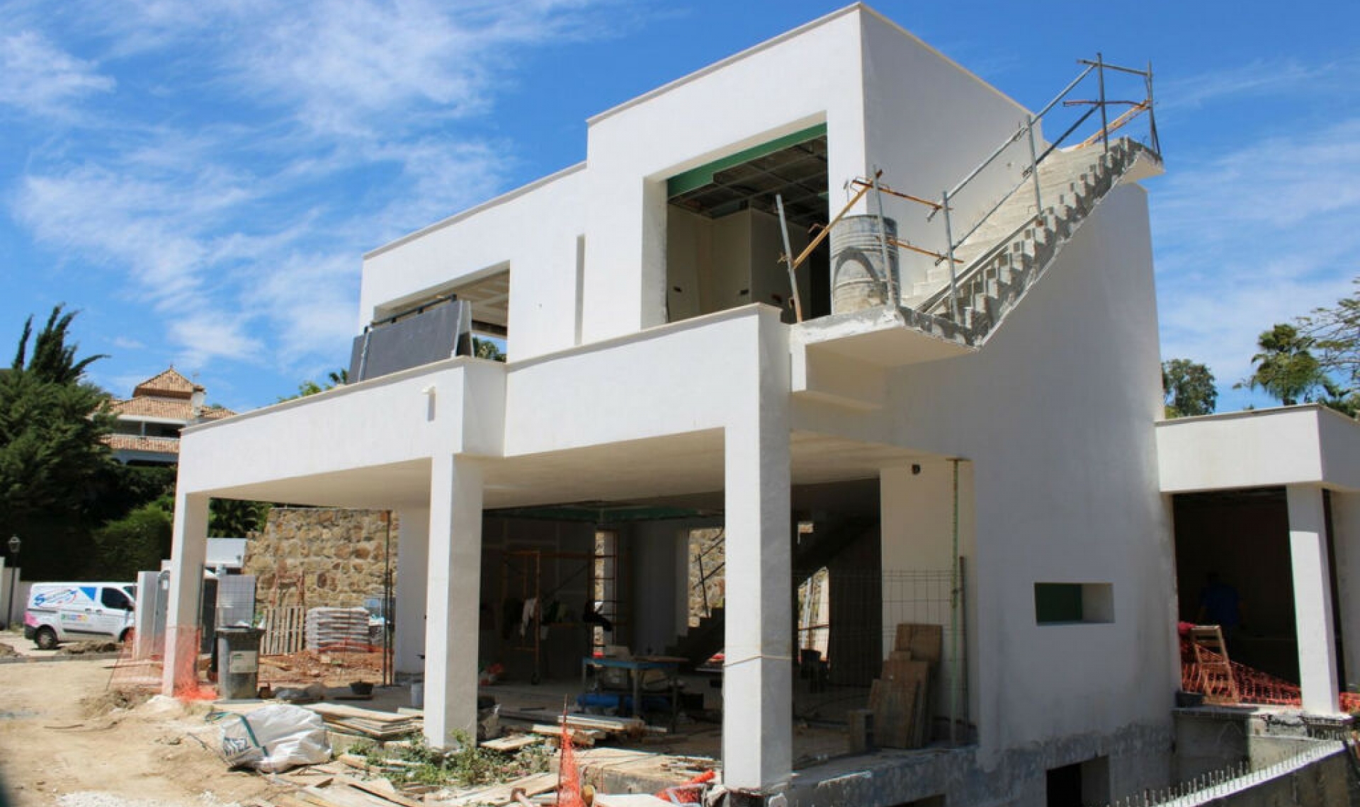 Resale - House -
New Golden Mile