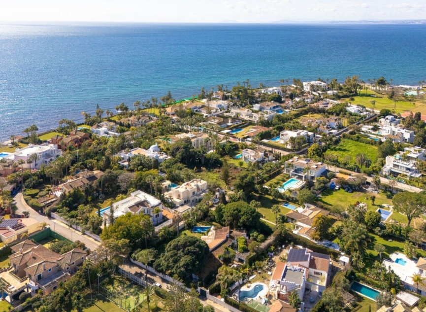 Resale - House -
New Golden Mile