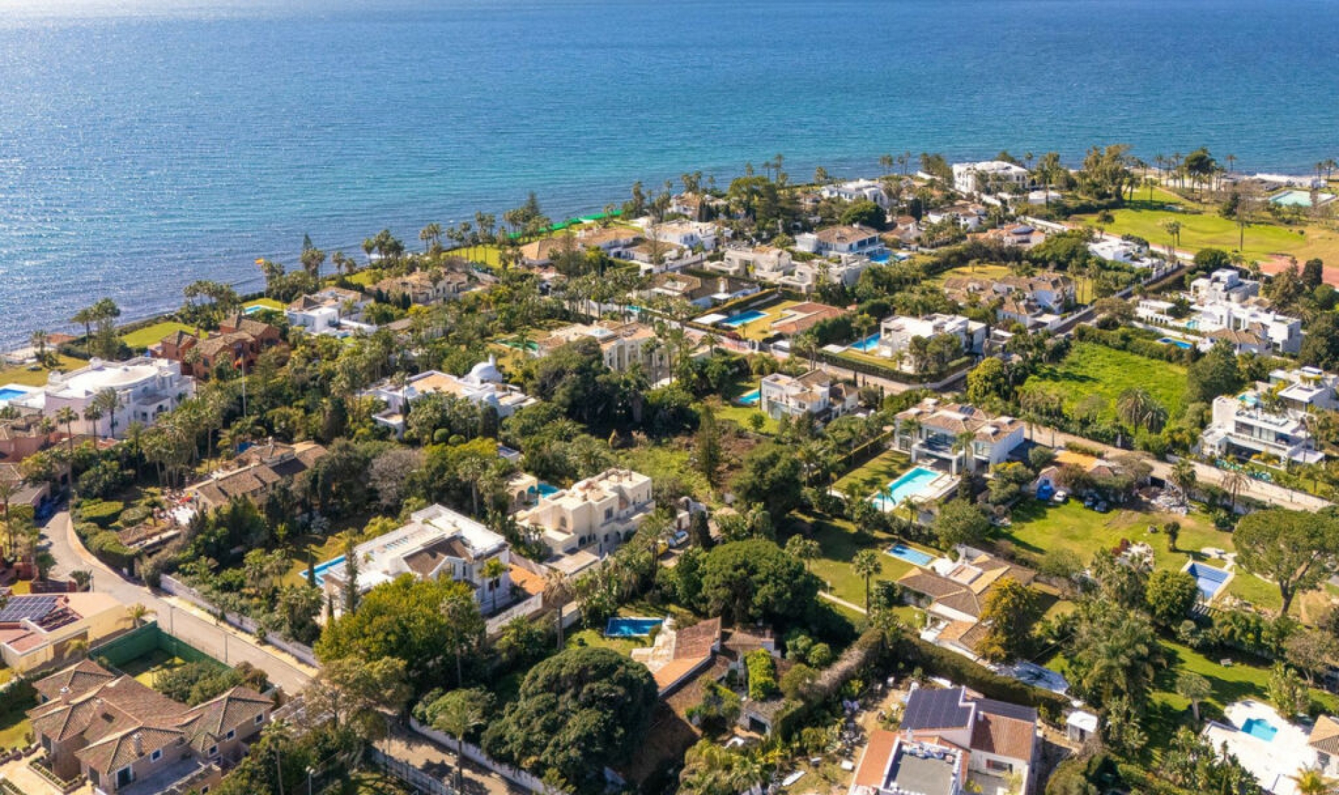 Resale - House -
New Golden Mile