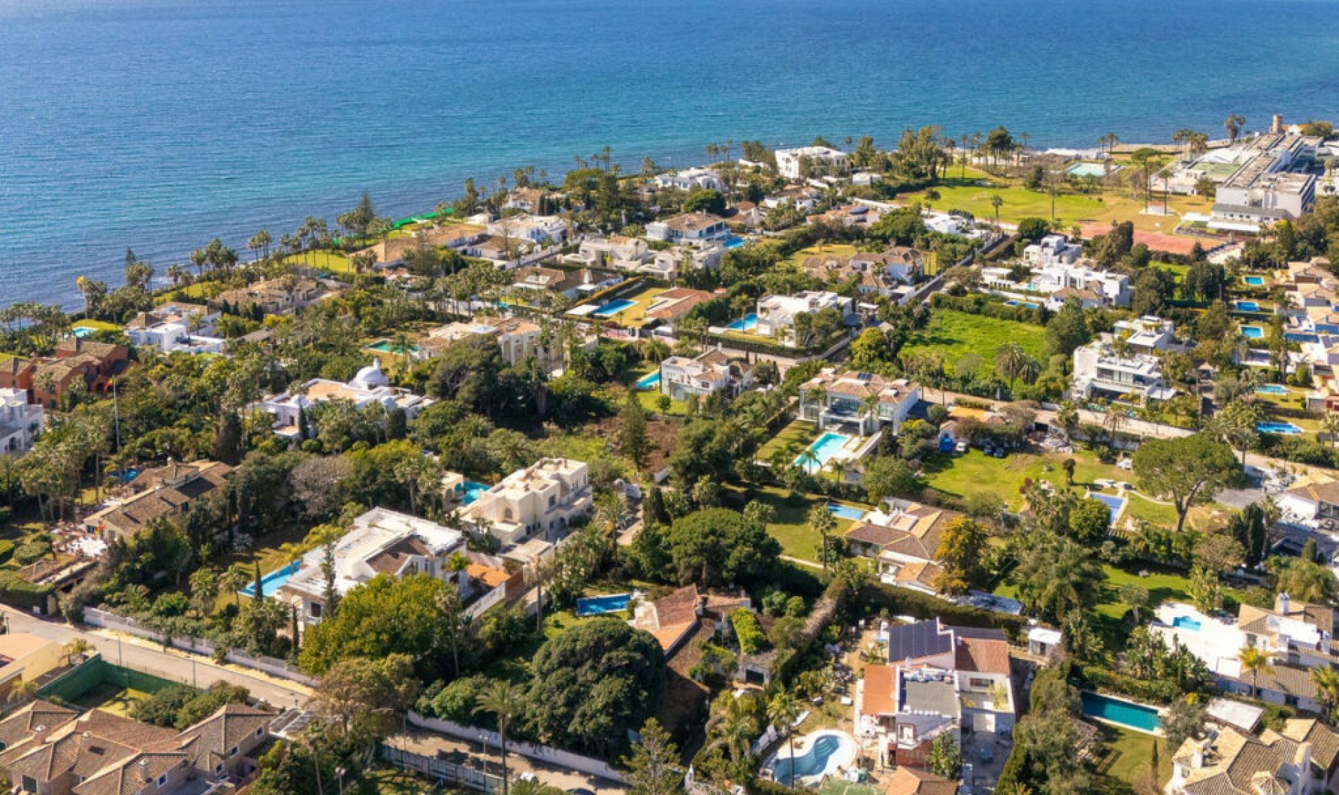 Resale - House -
New Golden Mile