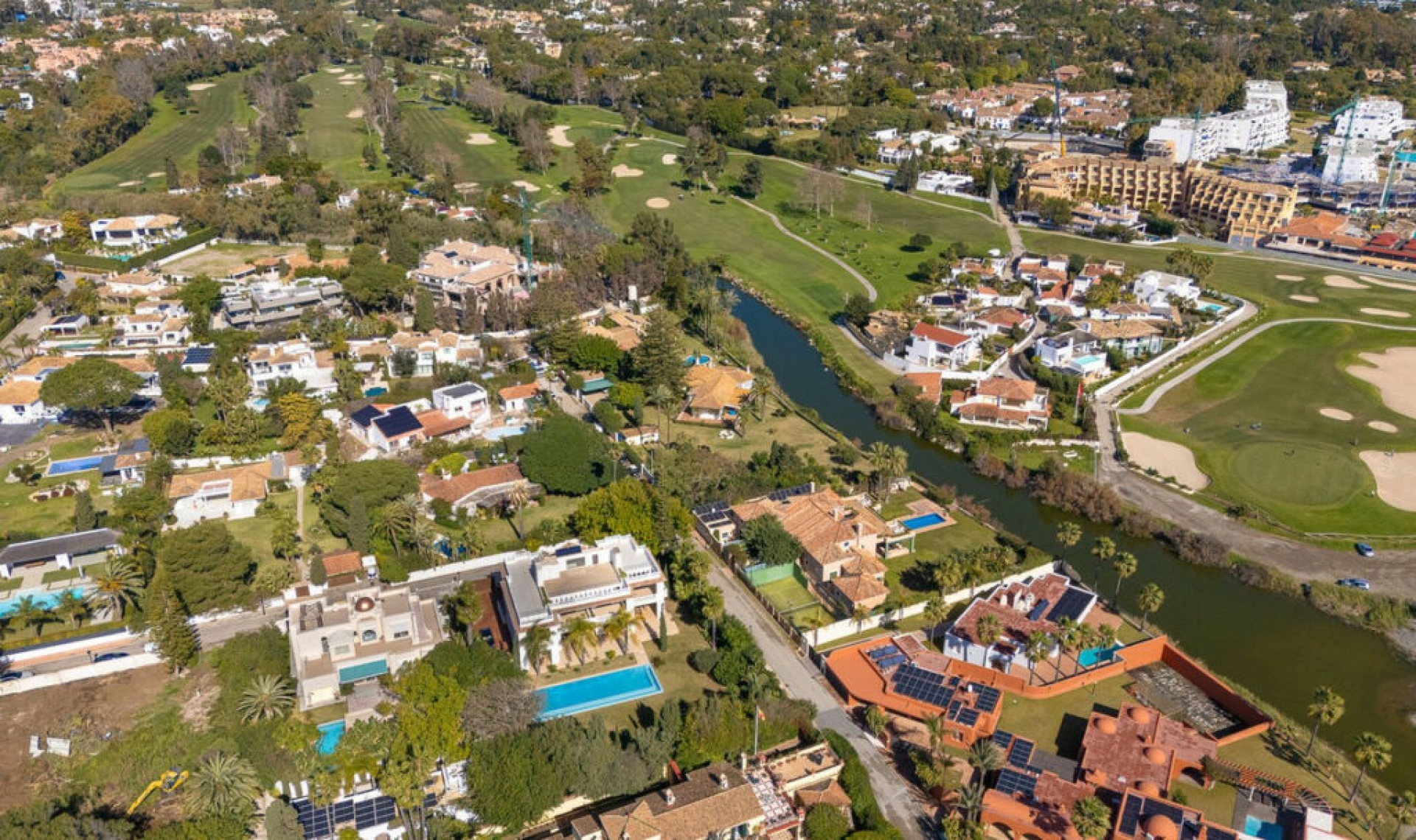 Resale - House -
New Golden Mile
