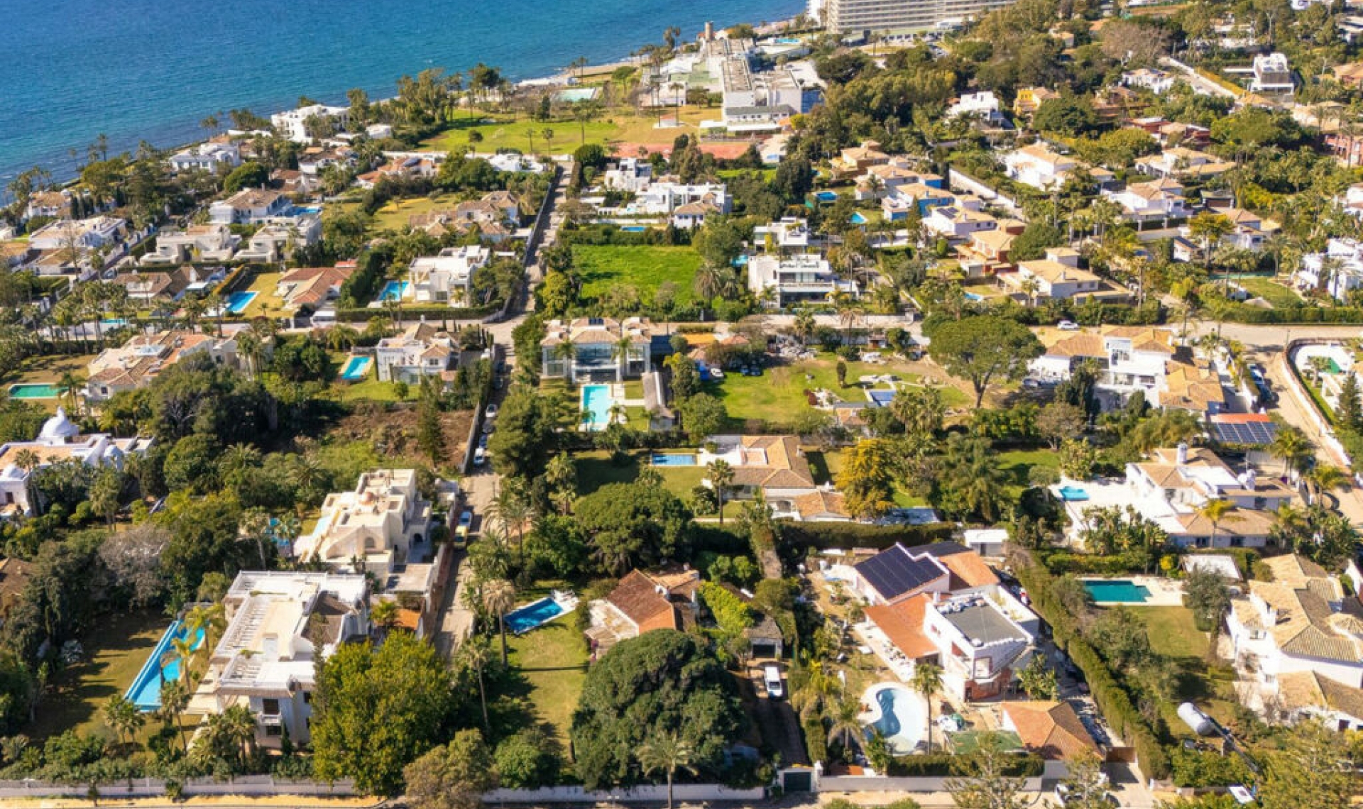 Resale - House -
New Golden Mile