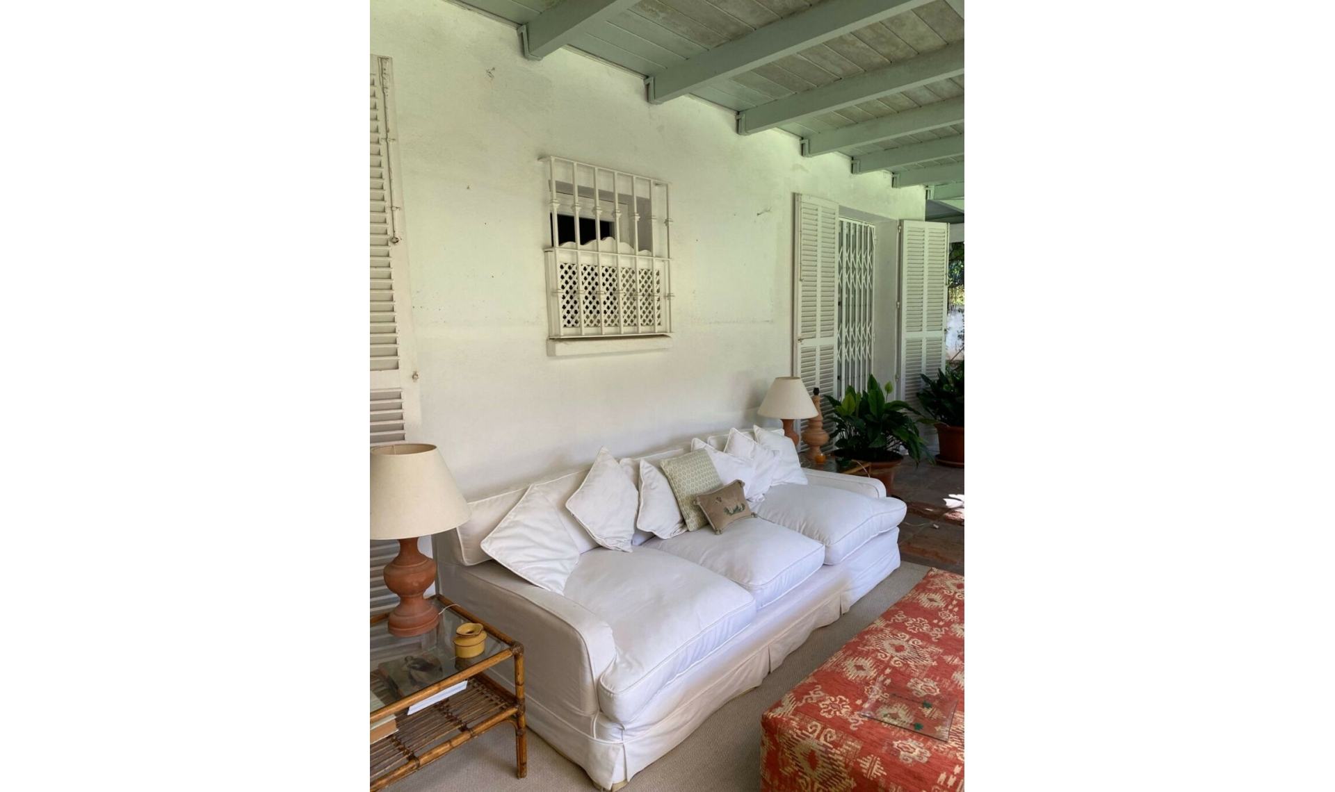Resale - House -
New Golden Mile