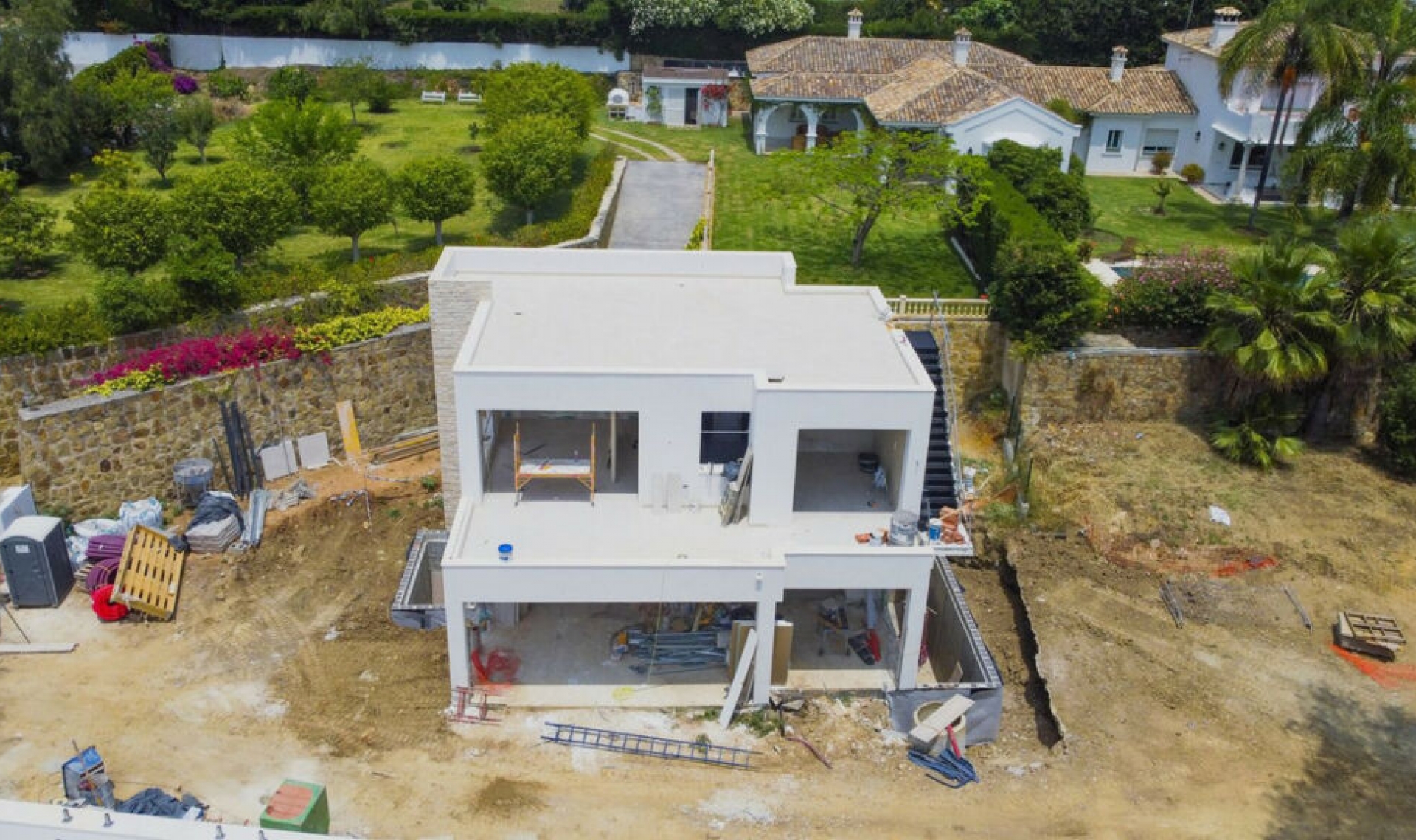 Resale - House -
New Golden Mile