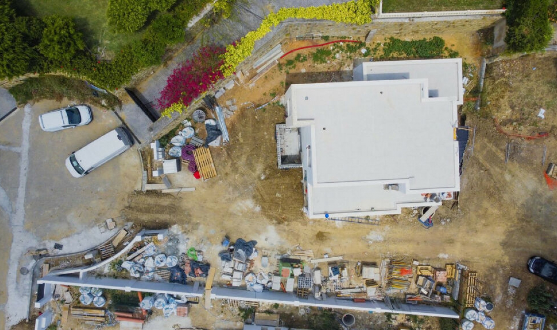 Resale - House -
New Golden Mile