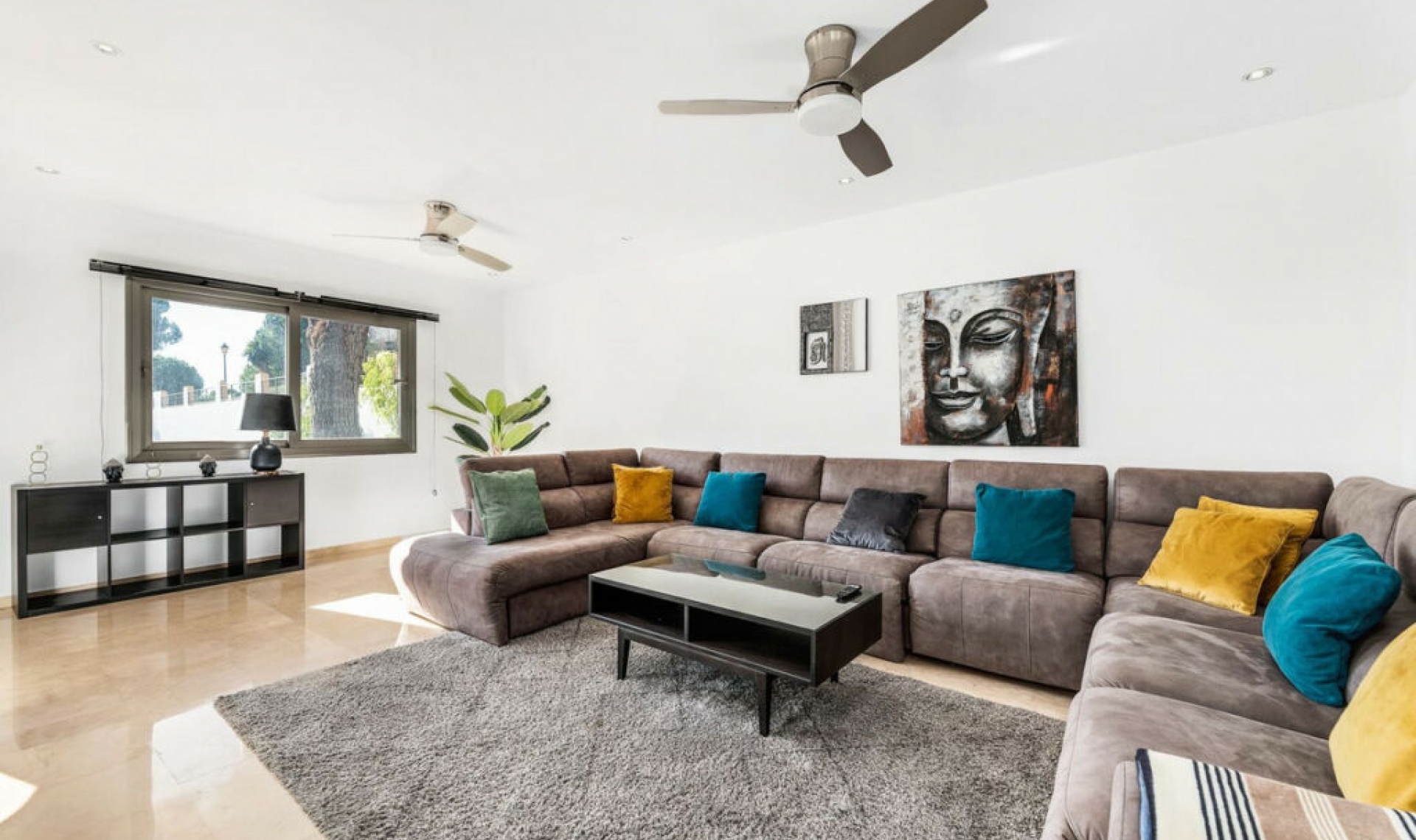 Resale - House -
Nueva Andalucía