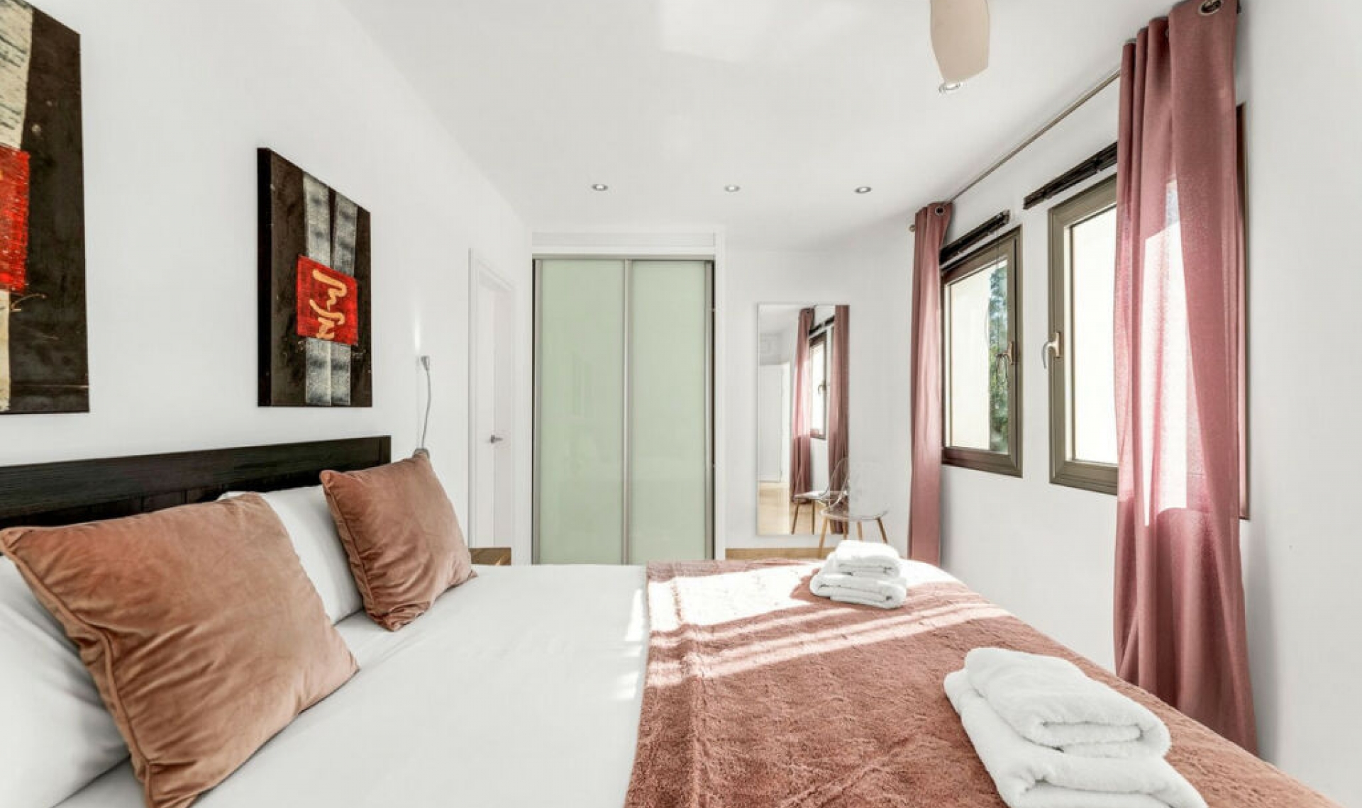 Resale - House -
Nueva Andalucía