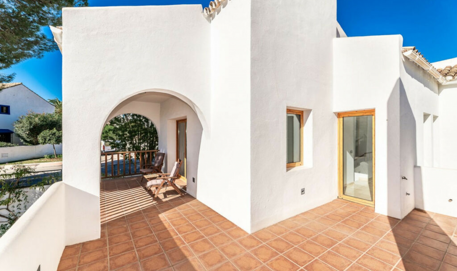 Resale - House -
Nueva Andalucía