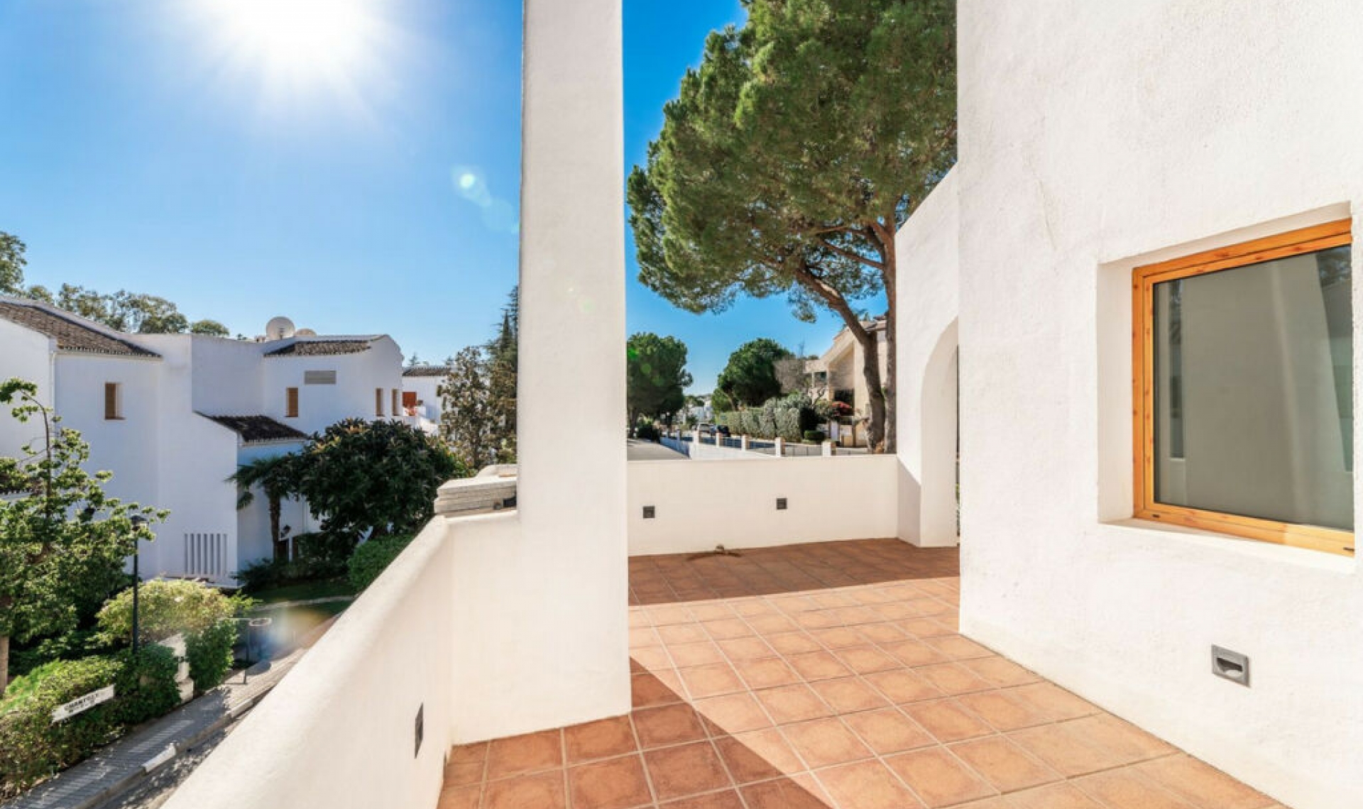 Resale - House -
Nueva Andalucía