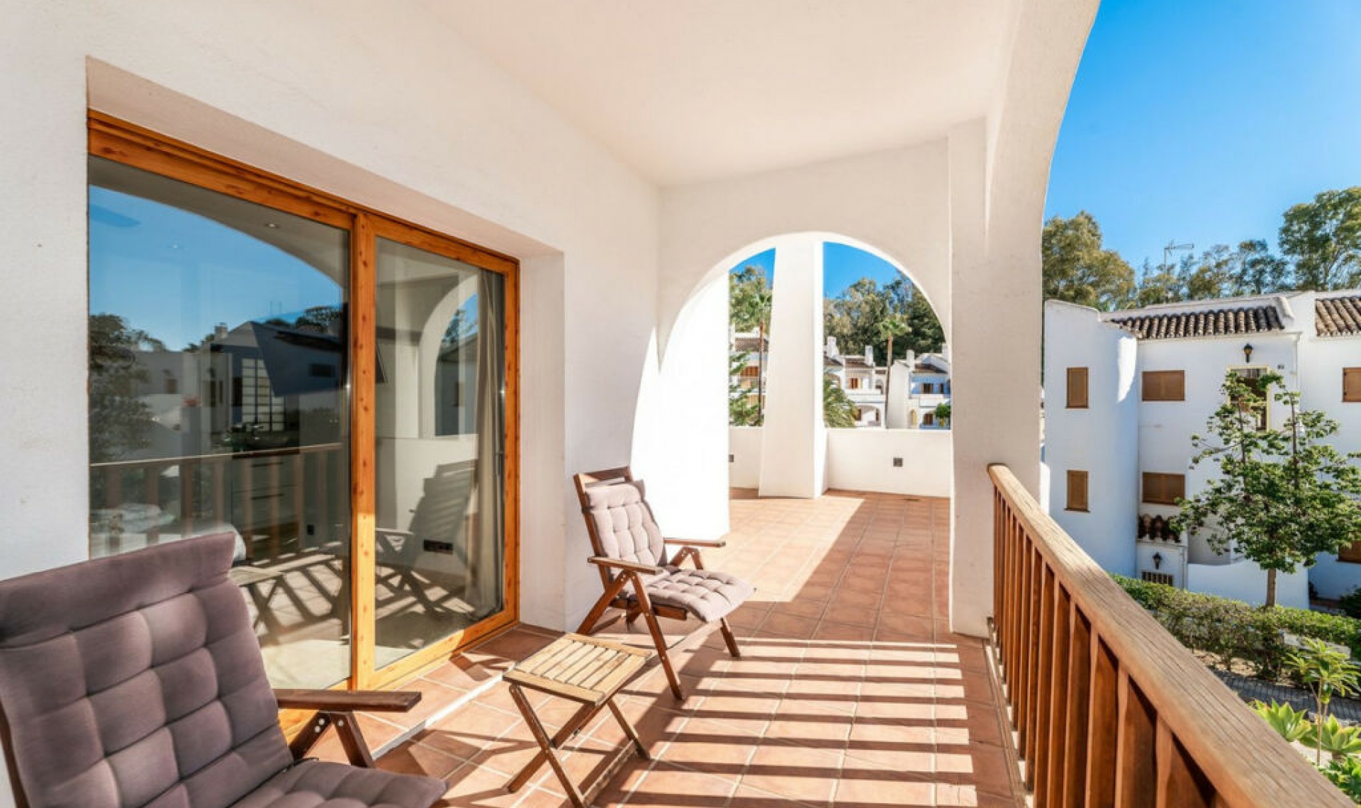 Resale - House -
Nueva Andalucía